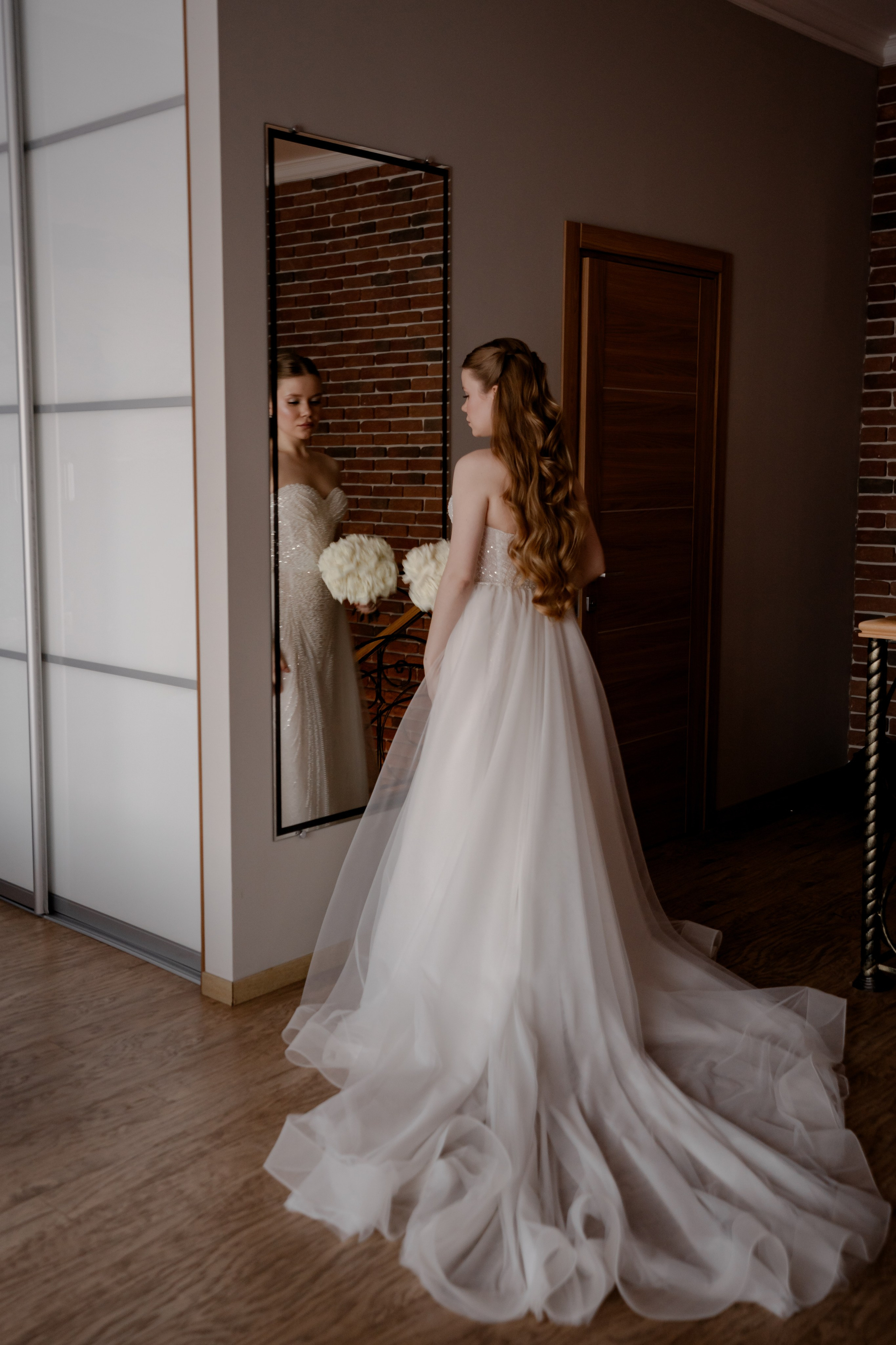 СВАДЕБНАЯ СЬЕМКА СБОРОВ В ОТЕЛЕ И ВЫЕЗД НА ЦЕРЕМОНИЮ (СНЯТО В СИБИРЕ В НИЖНЕВАРТОВСКЕ). Профессиональный фотограф, Санкт-Петербург — Виктория Богомолова