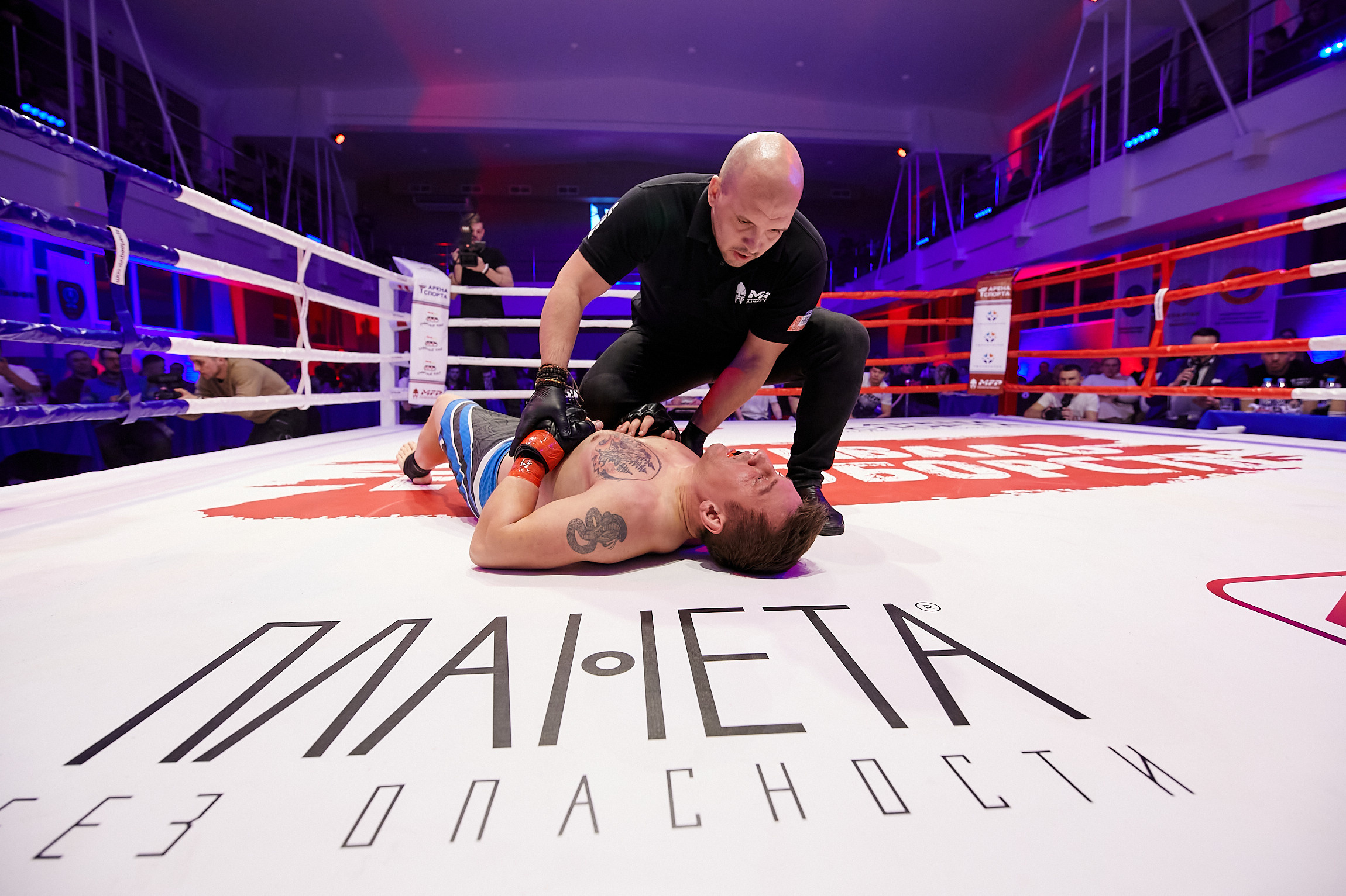 Спортивный Фотограф спорт мероприятие Владивосток единоборства ММА 