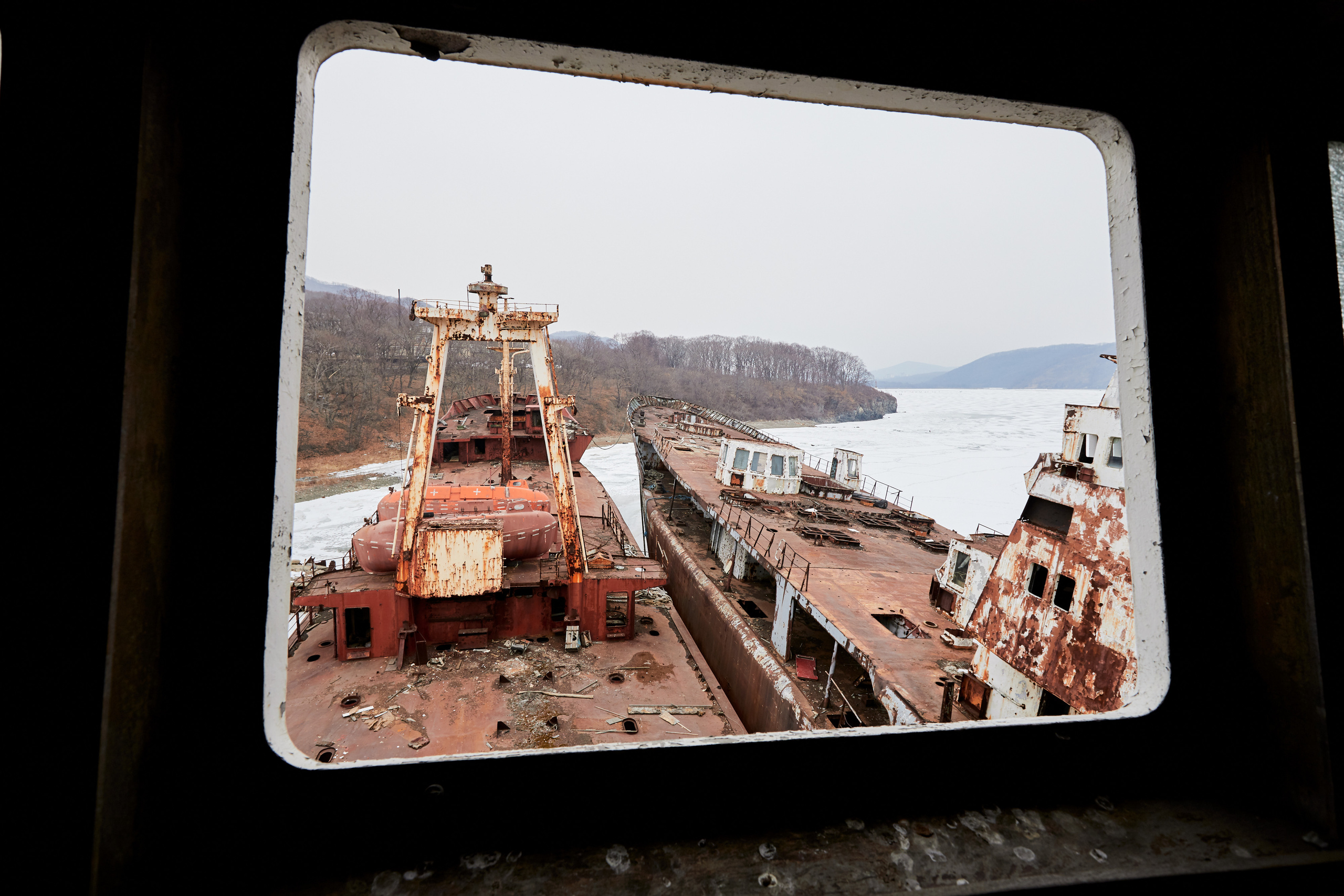 Заброшенные корабли в бухте Арбек