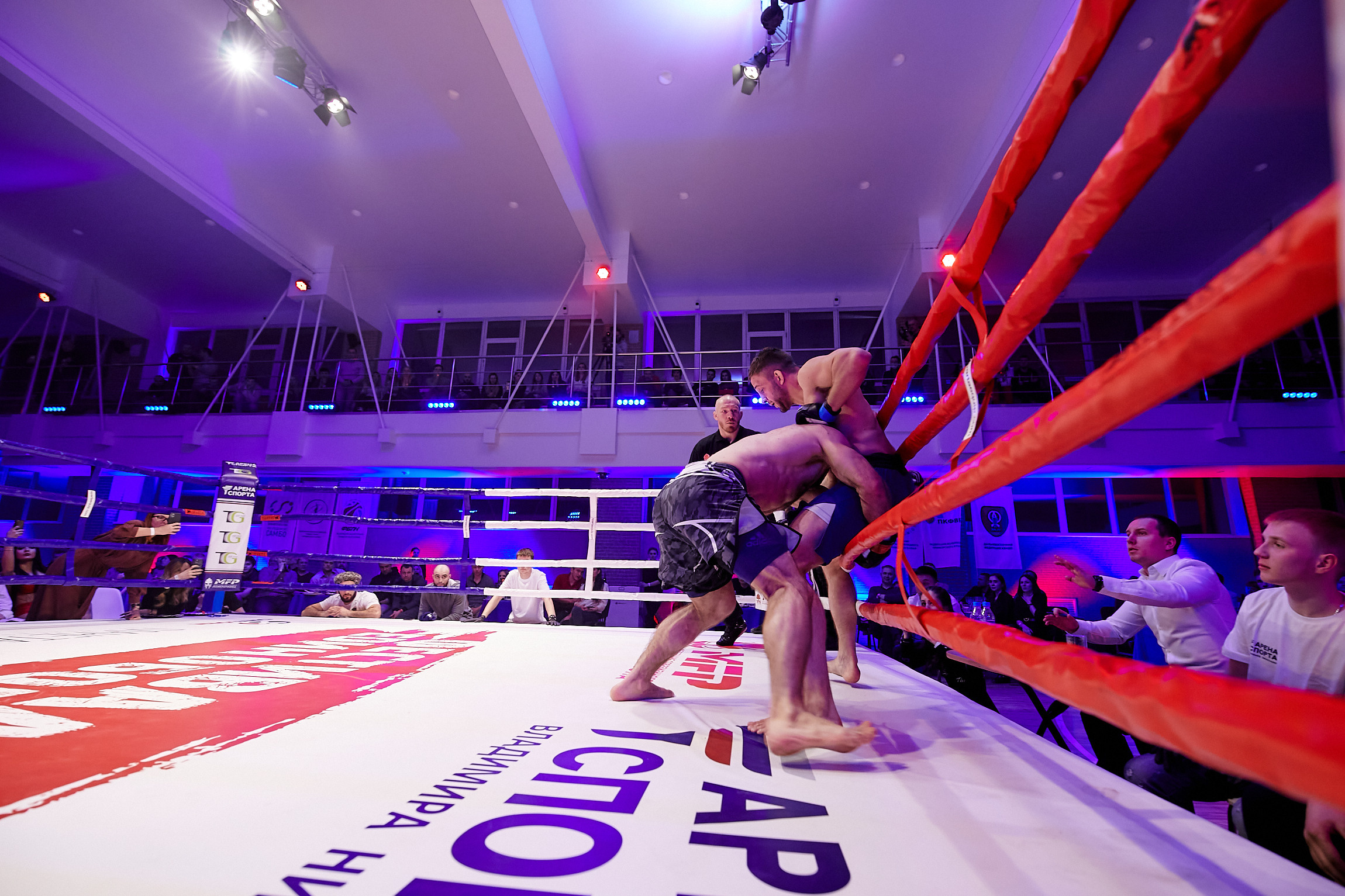 Спортивный Фотограф спорт мероприятие Владивосток единоборства ММА 