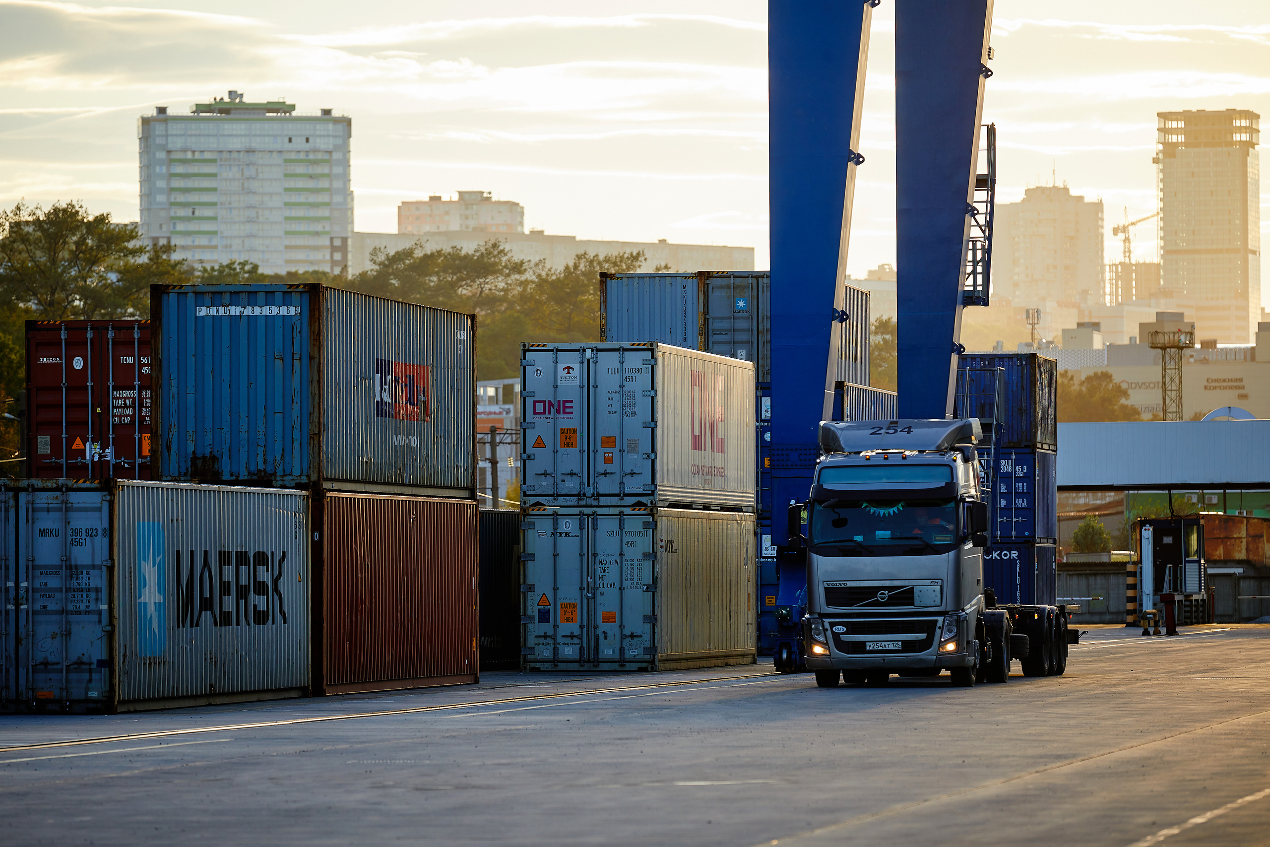 Фотограф репортаж Владивосток репортажная съёмка Приморский край фотосъёмка промышленность бизнес производство судно порт аэросъёмка