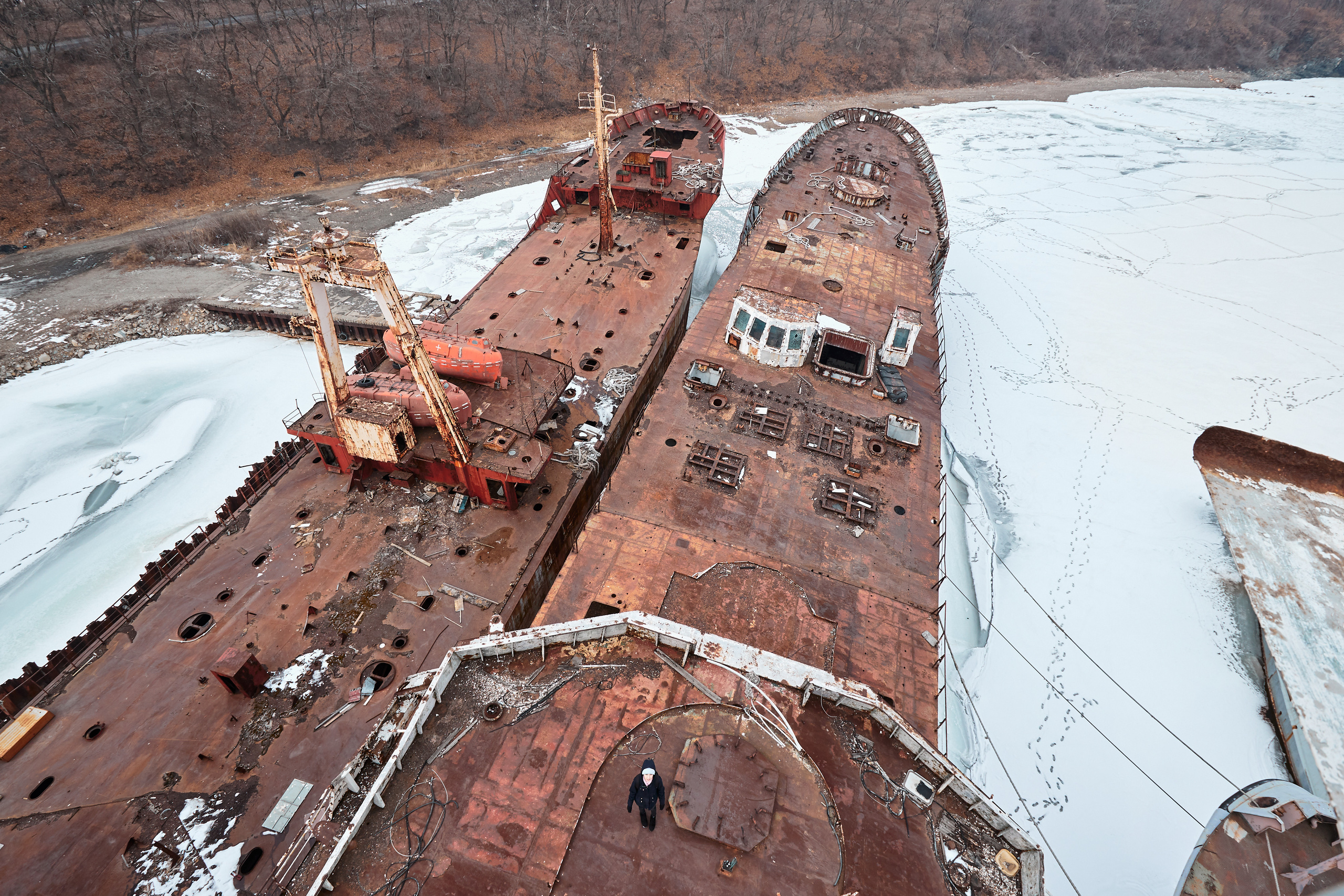 Заброшенные корабли в бухте Арбек