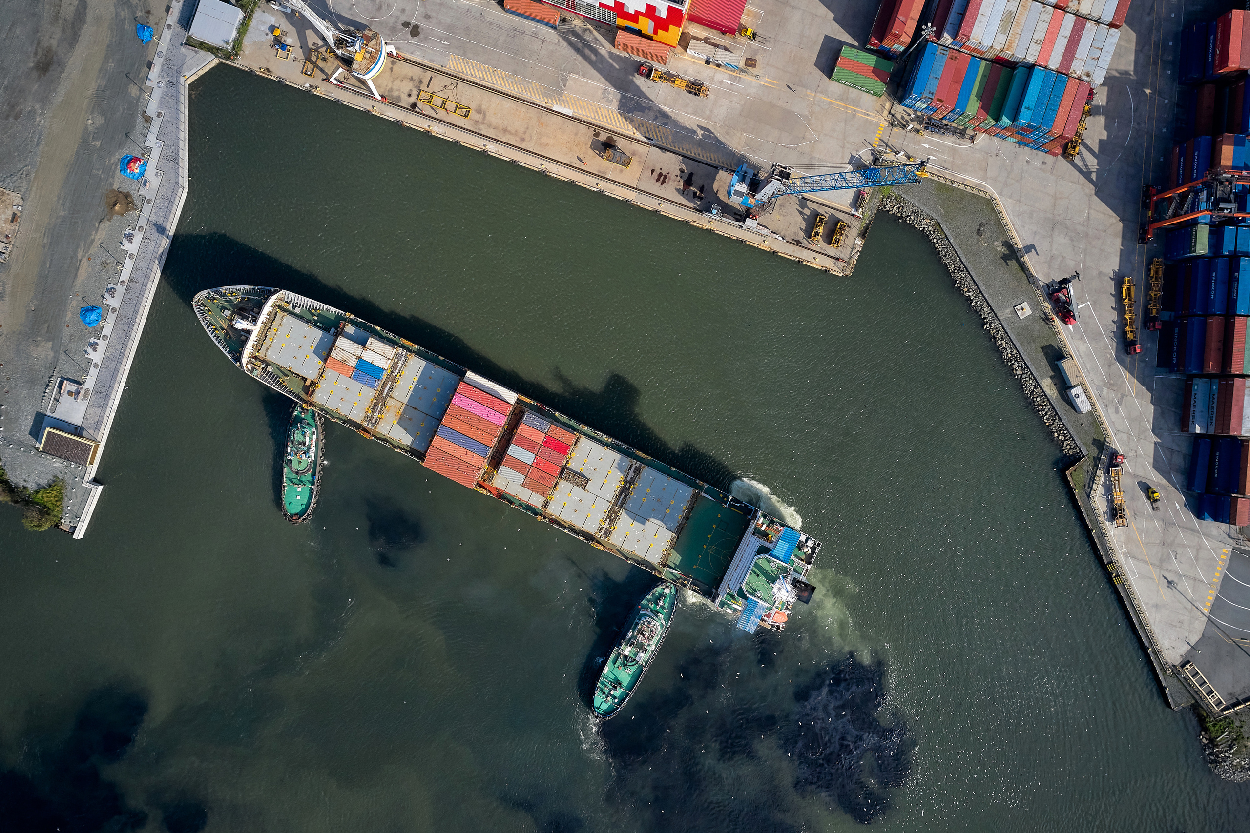 Фотограф репортаж Владивосток репортажная съёмка Приморский край фотосъёмка промышленность бизнес производство судно порт аэросъёмка