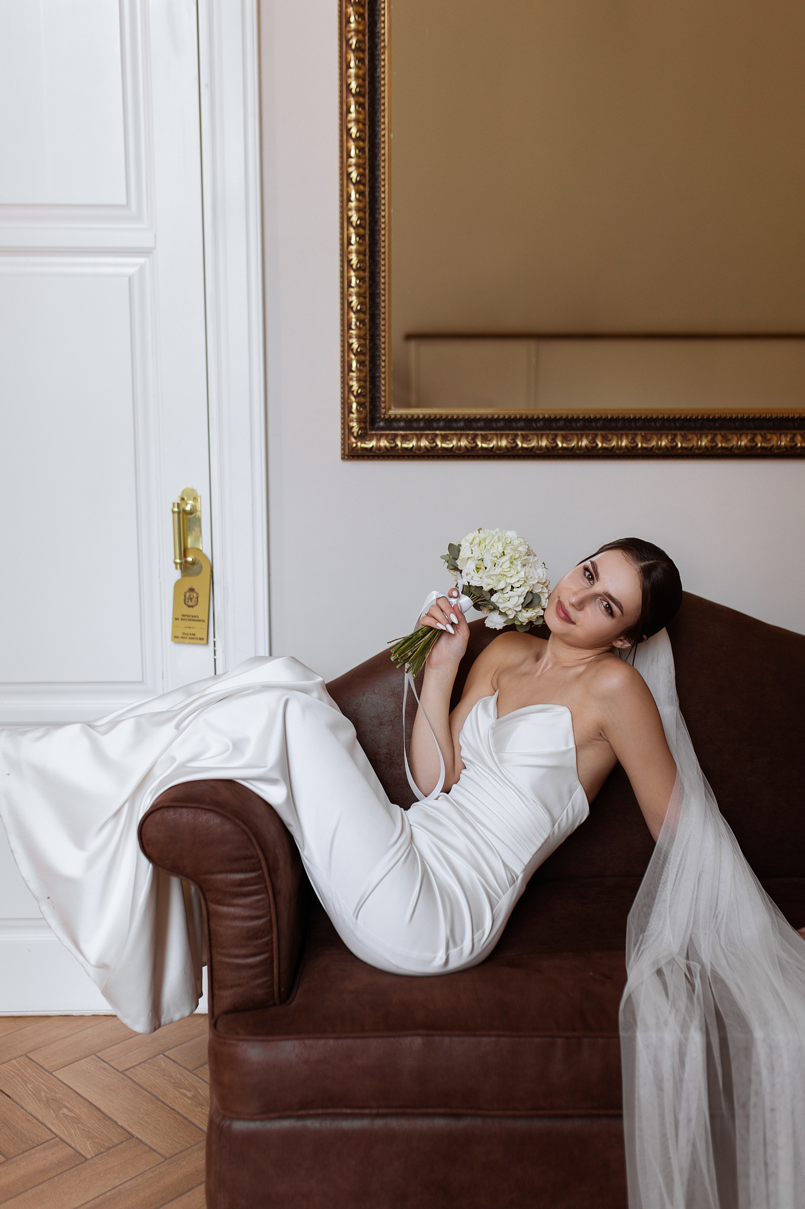 Классическая камерная прогулка Даши и Саши. Свадебный фотограф Елена Рубцова