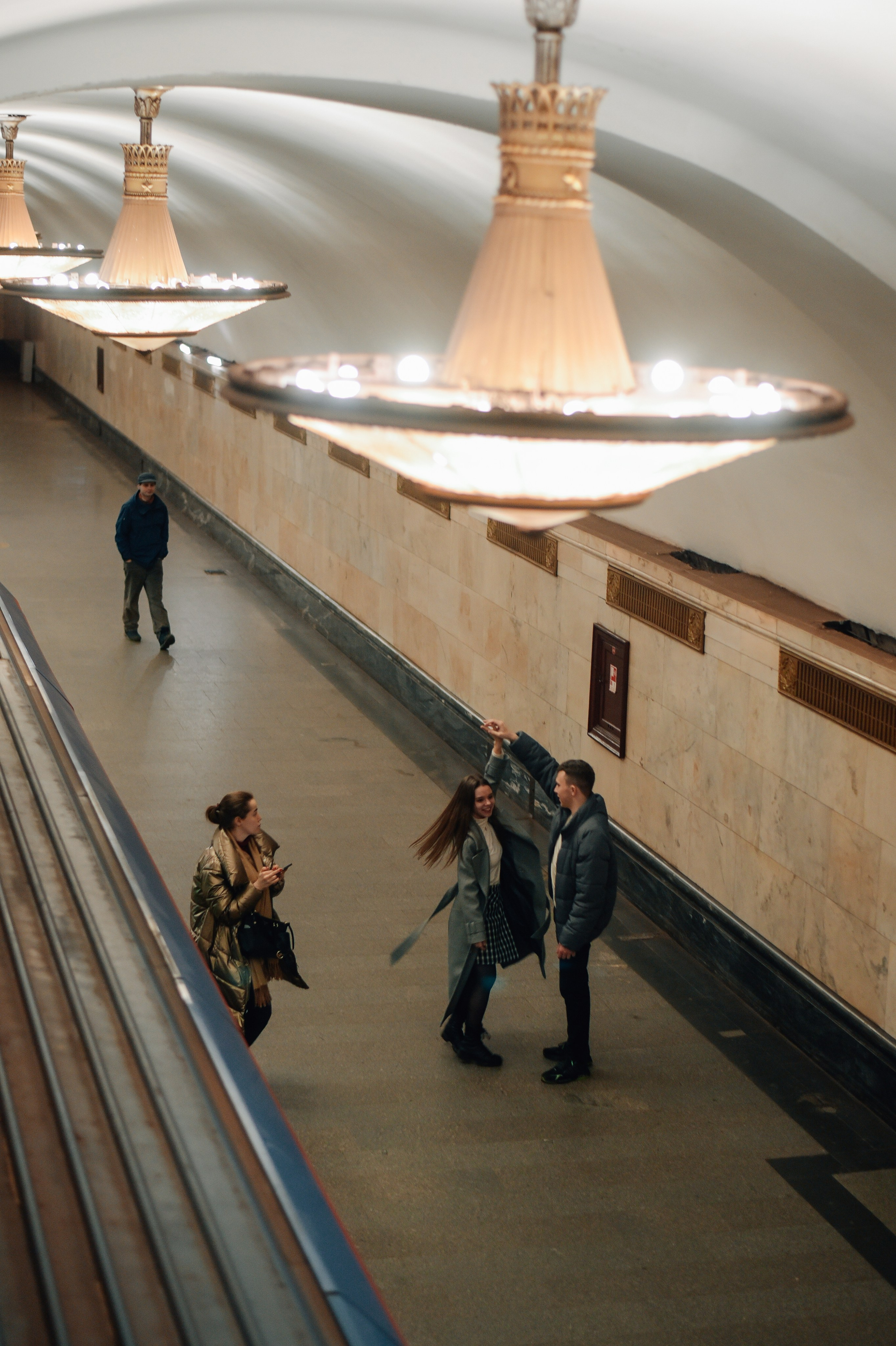 Пустое метро. Фотограф Лола Волна, город Москва