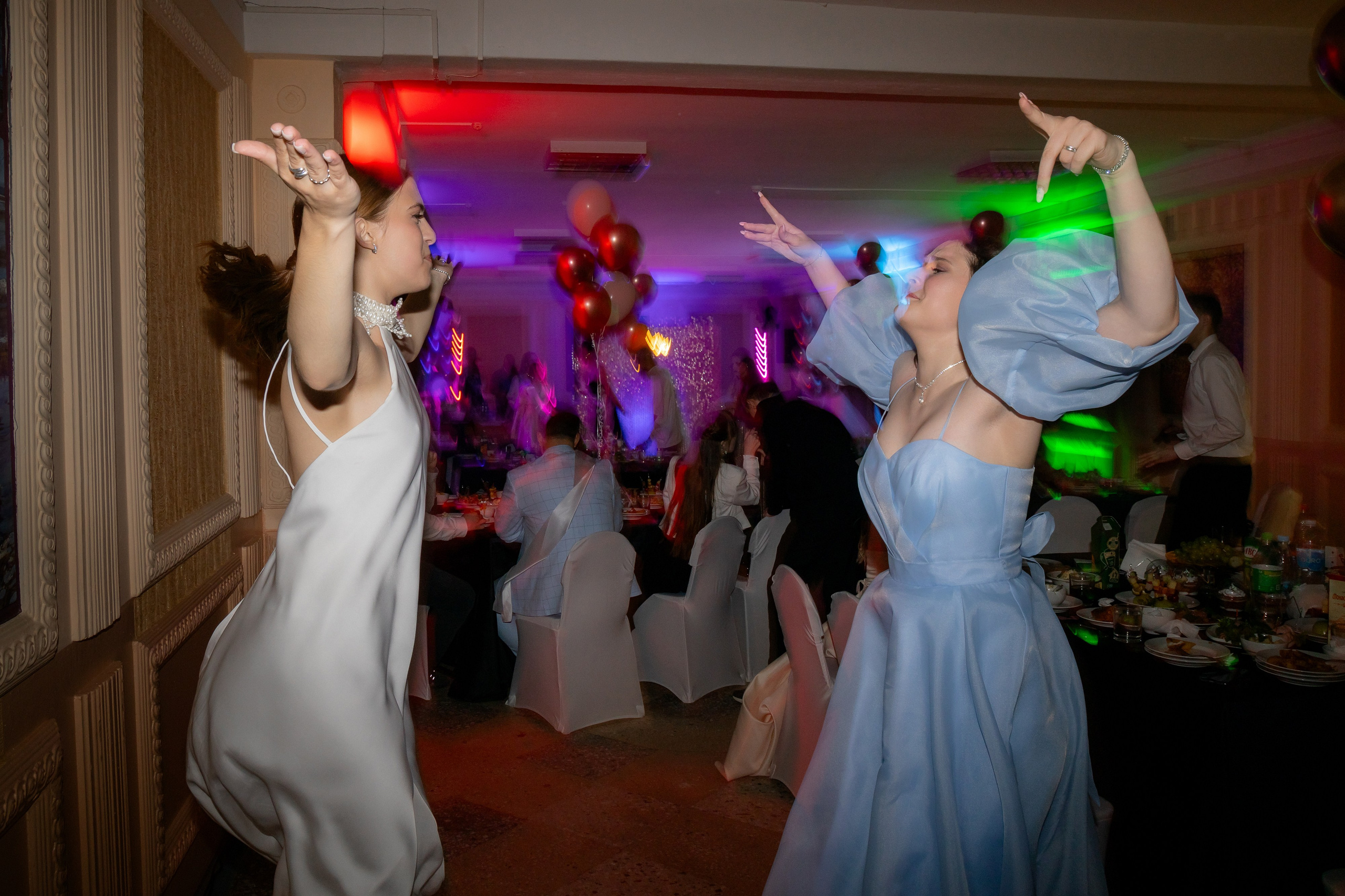 Школьный выпускной 2024 год в Соколе (Минск). Свадебный фотограф в Минске/Беларуси Сергей Спиридонов