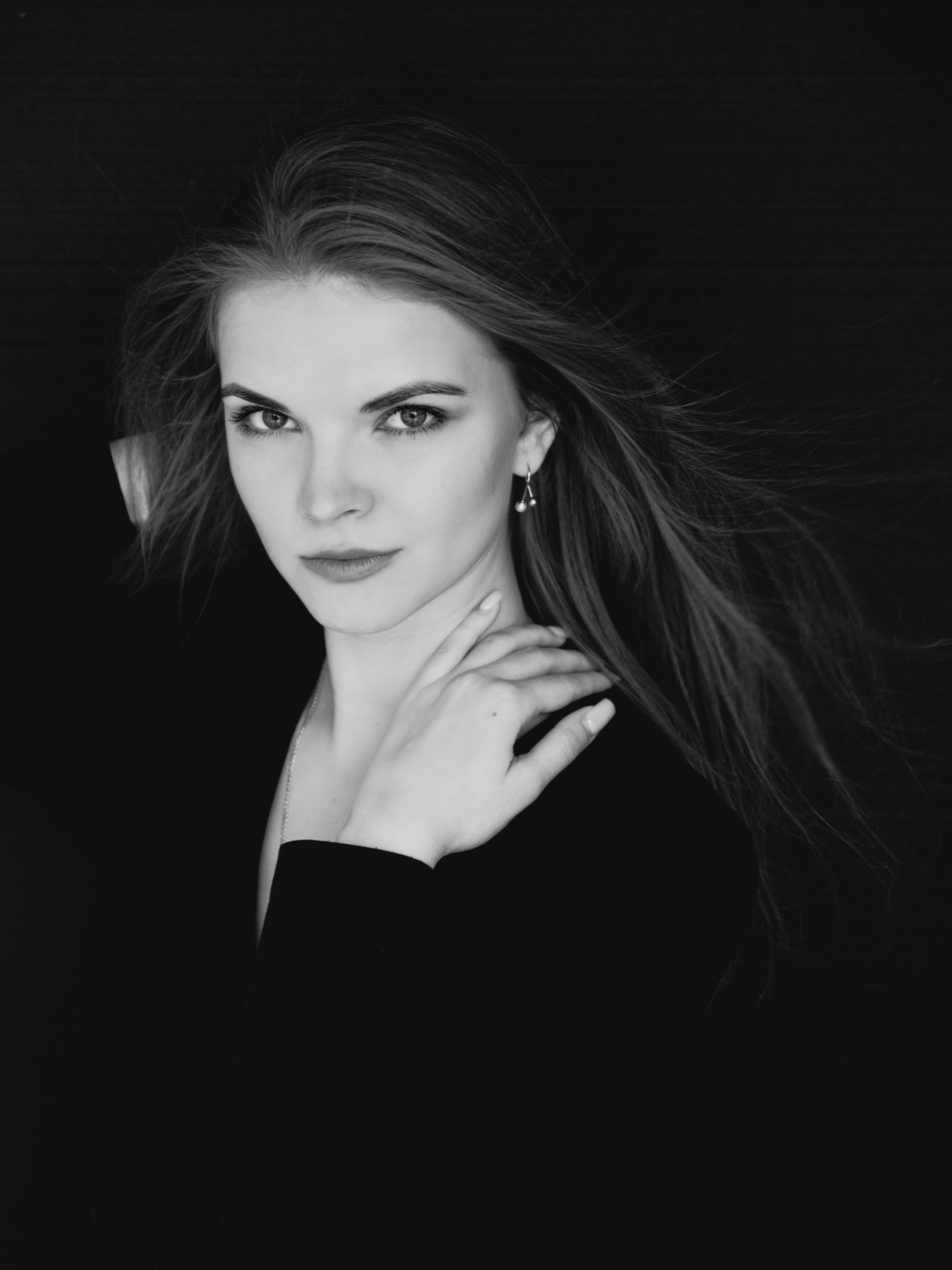 Предсвадебная лавстори в студии в Москве. Свадебный и портретный фотограф в Москве Жердев Даниил