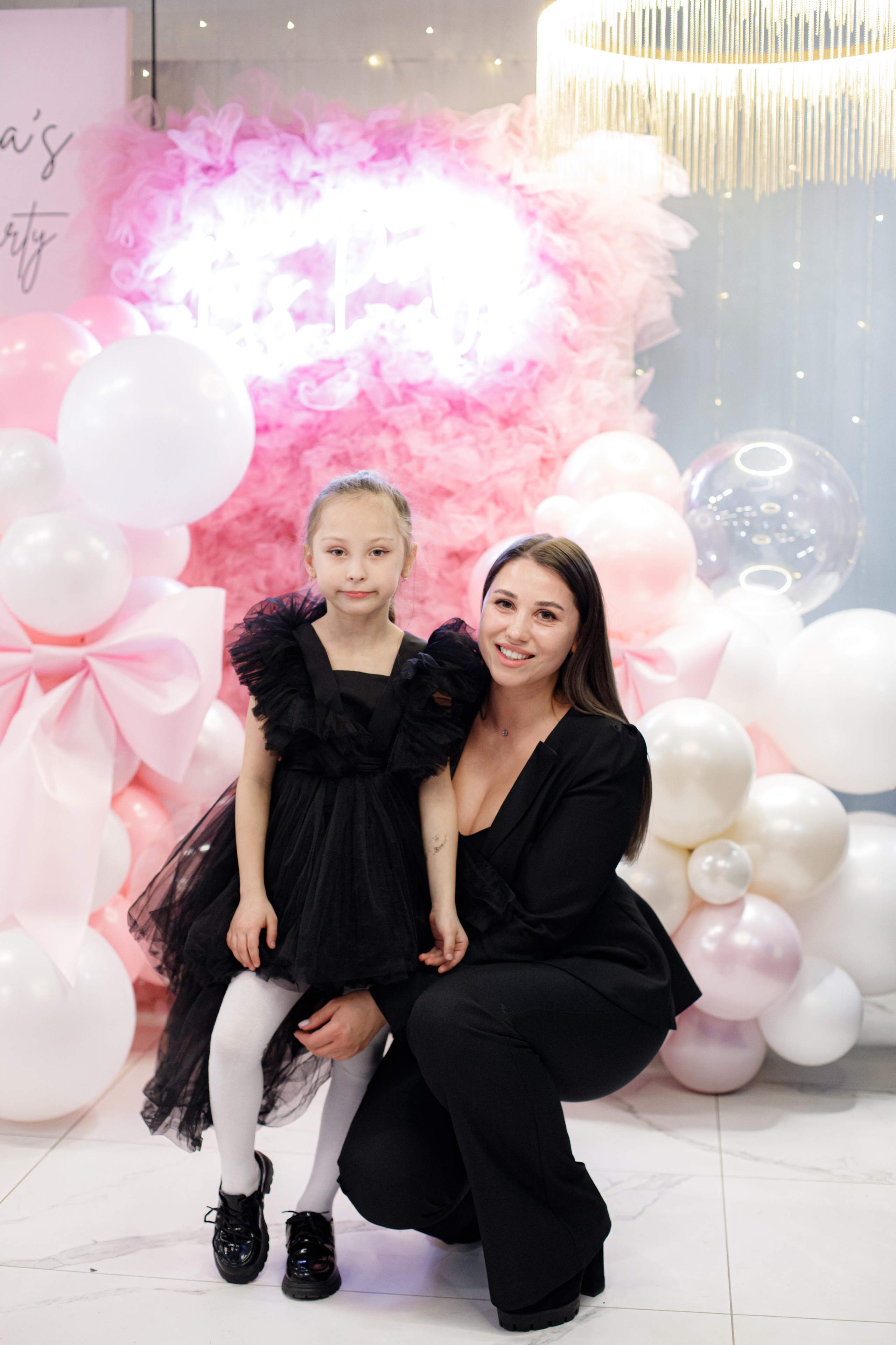 ASIA'S BIRTHDAY PARTY. Photokarish