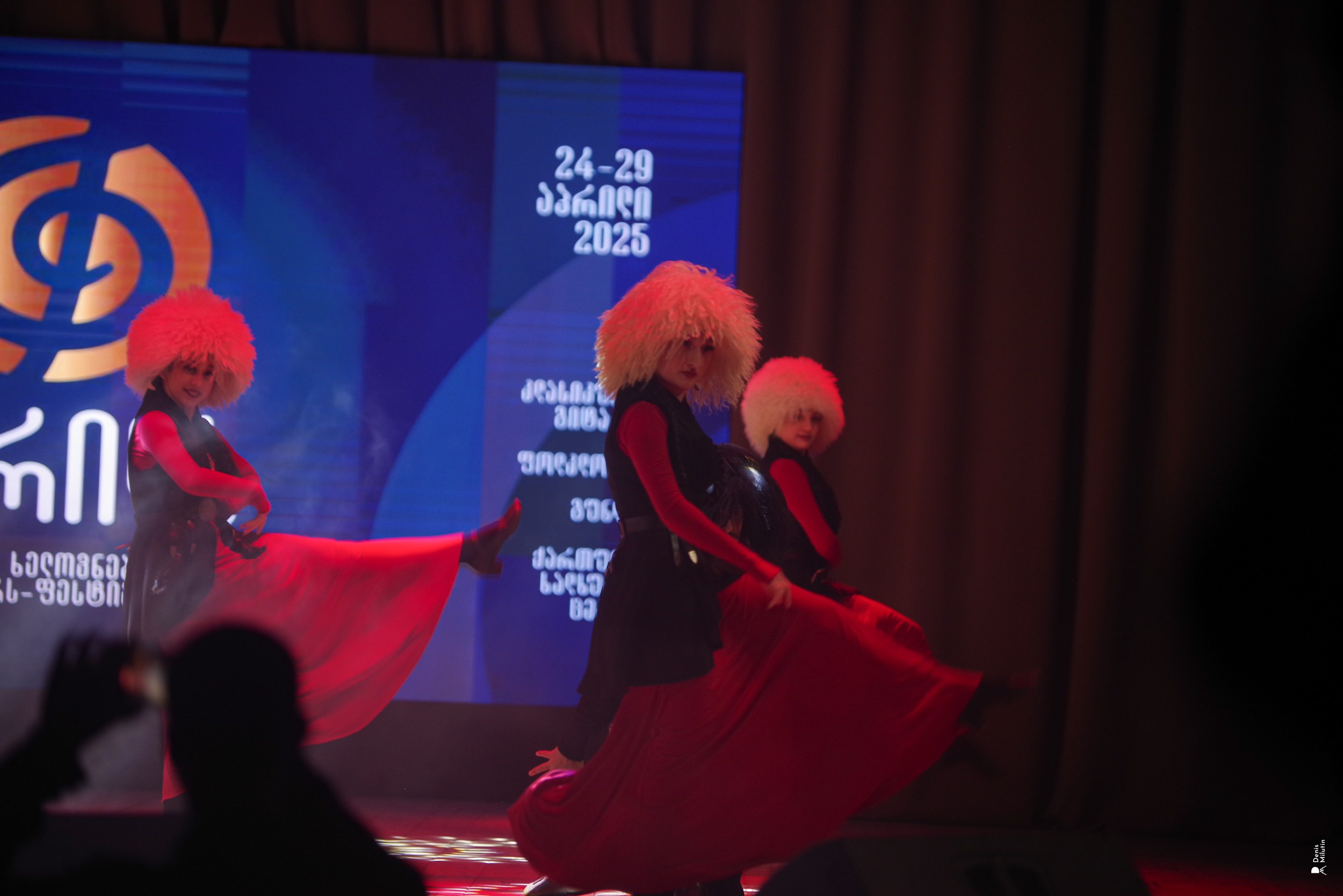 Танцы в Хоби. Портретный фотограф Денис Милютин