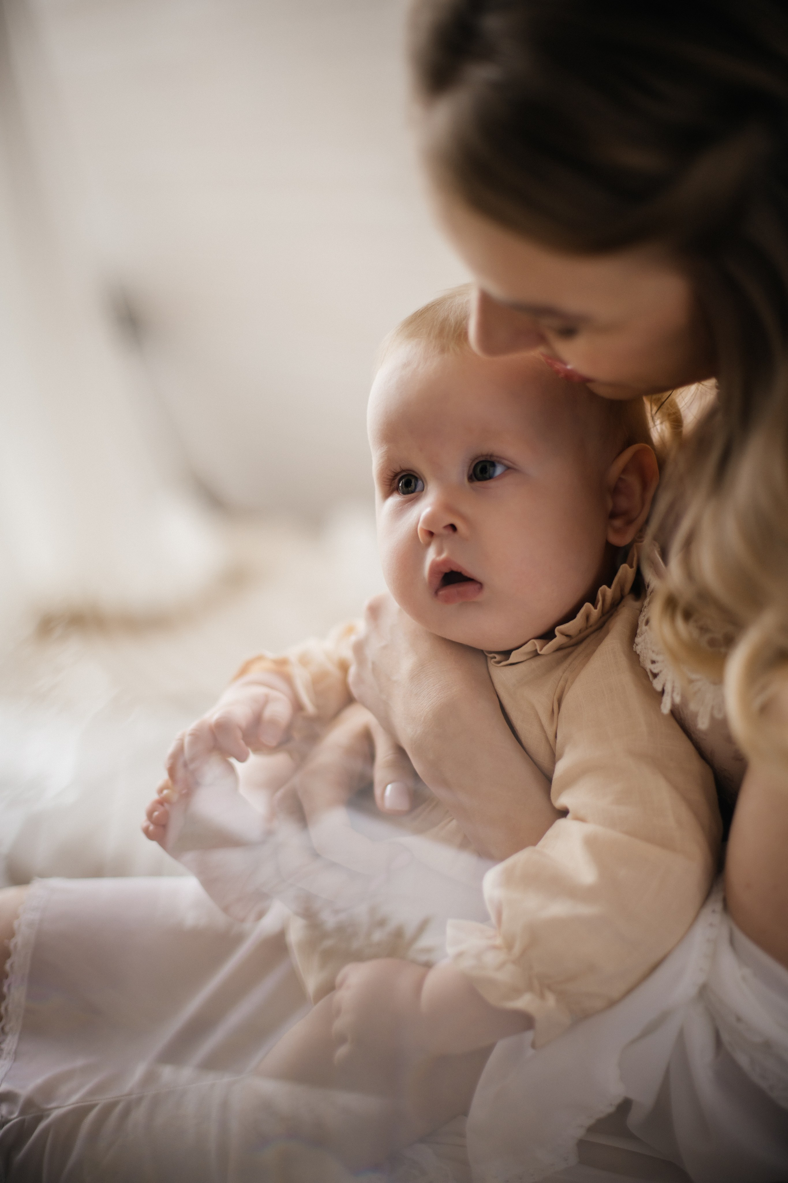 Алиса с мамой Кристиной в нежной семейной фотосессии в Домике Элли г. Пушкино. Семейный и детский фотограф в Сергиев Посаде, Хотьково Якимчук Любовь