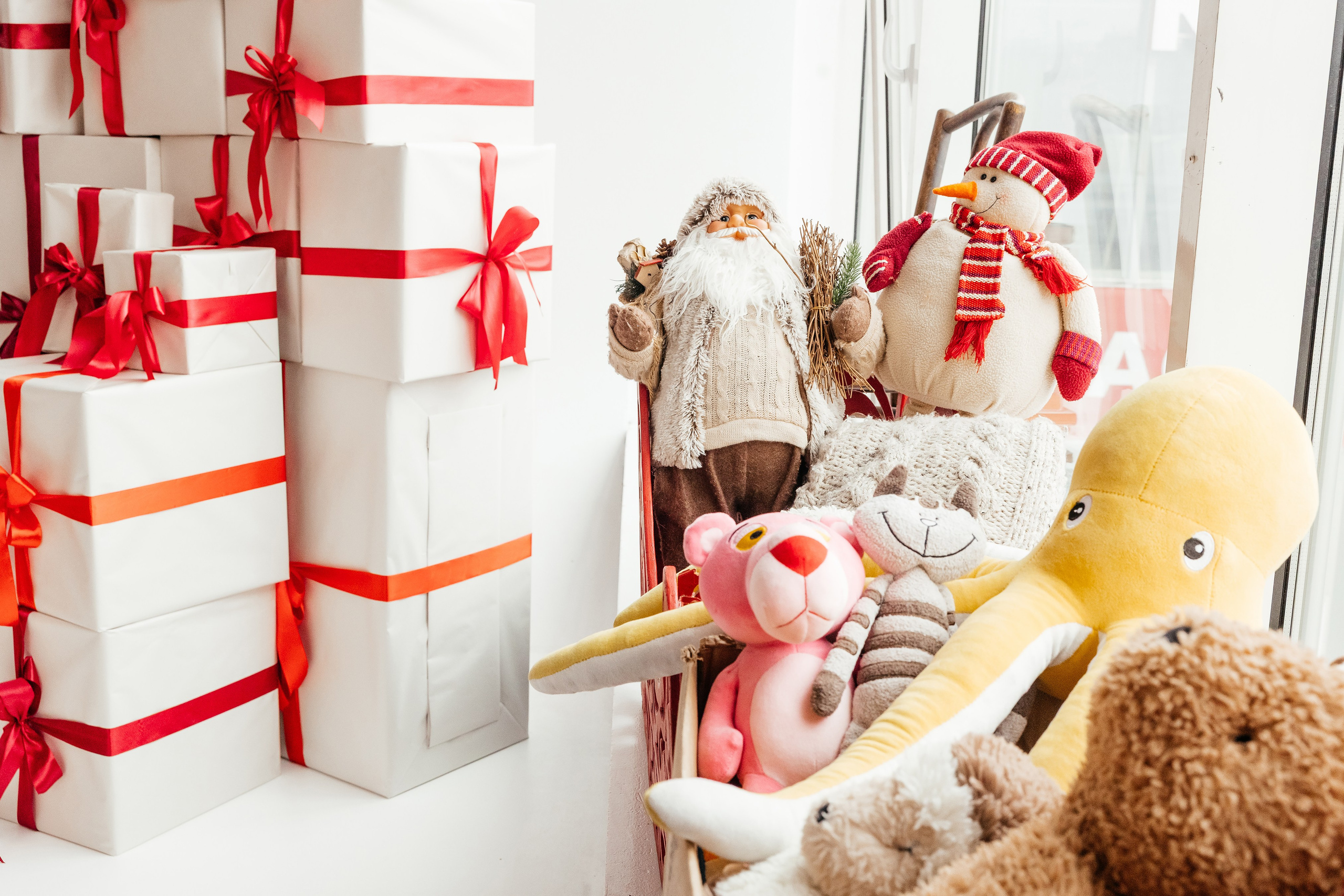 Фотосессии в студии Питер, зал Невский в Сургуте с профессиональным фотографом Анной Старцевой – ваш ключ к красивым и эмоциональным снимкам