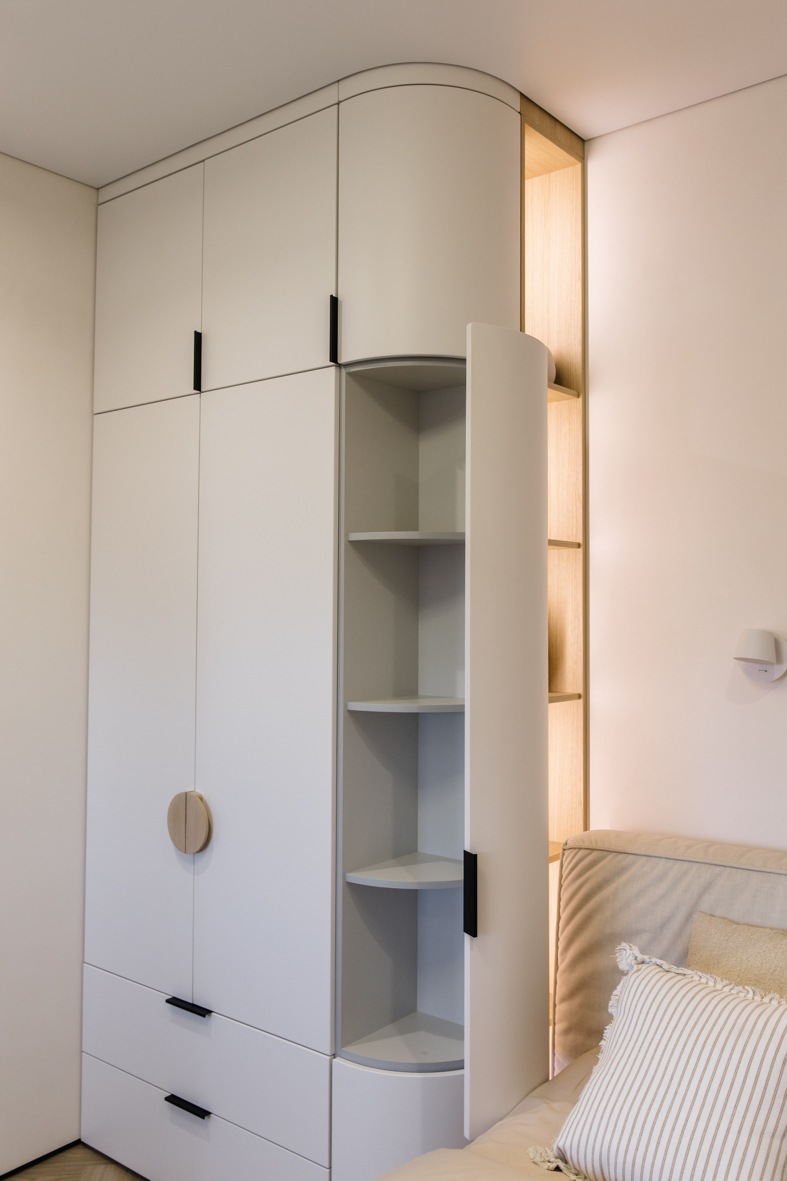 Rozalux. ГУДРУМ — Мебель на заказ в Томске | Кухни | Шкафы | Стулья и Столы