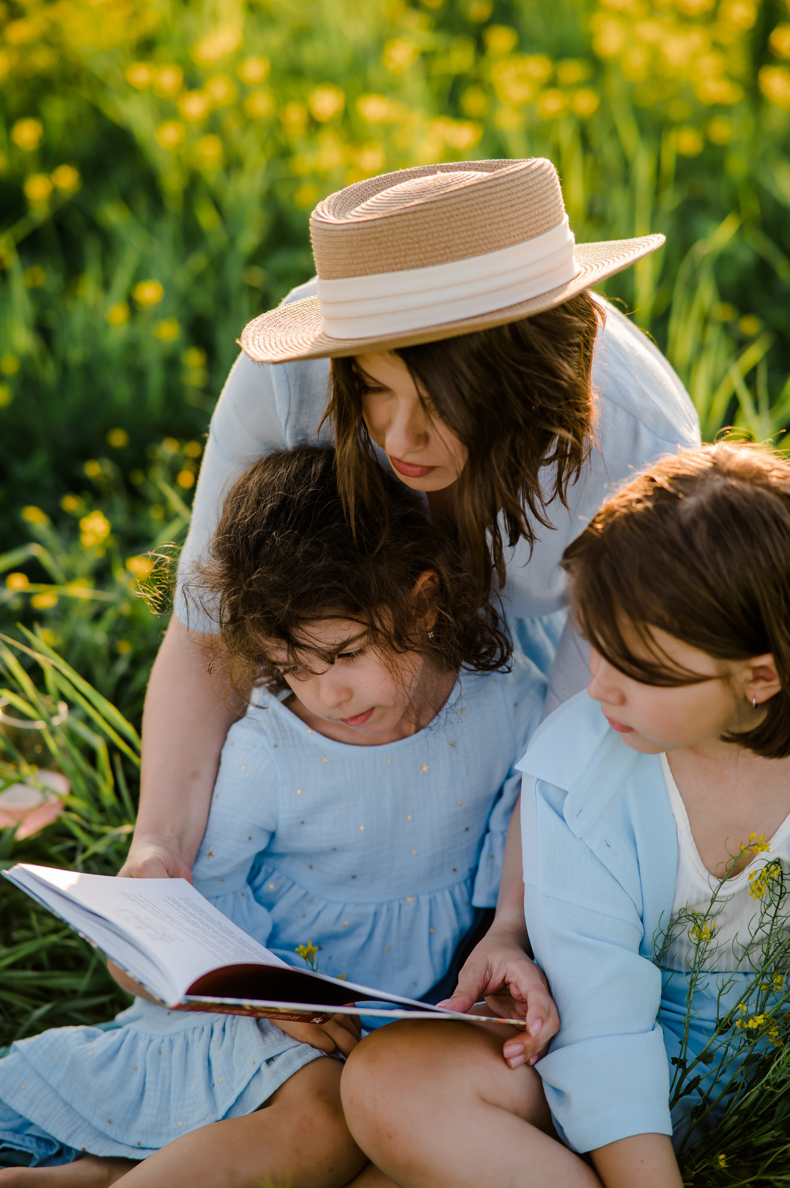 Анна, Дарья и Мария. Рапс. Свадебный и семейный фотограф Евгения Кононова
