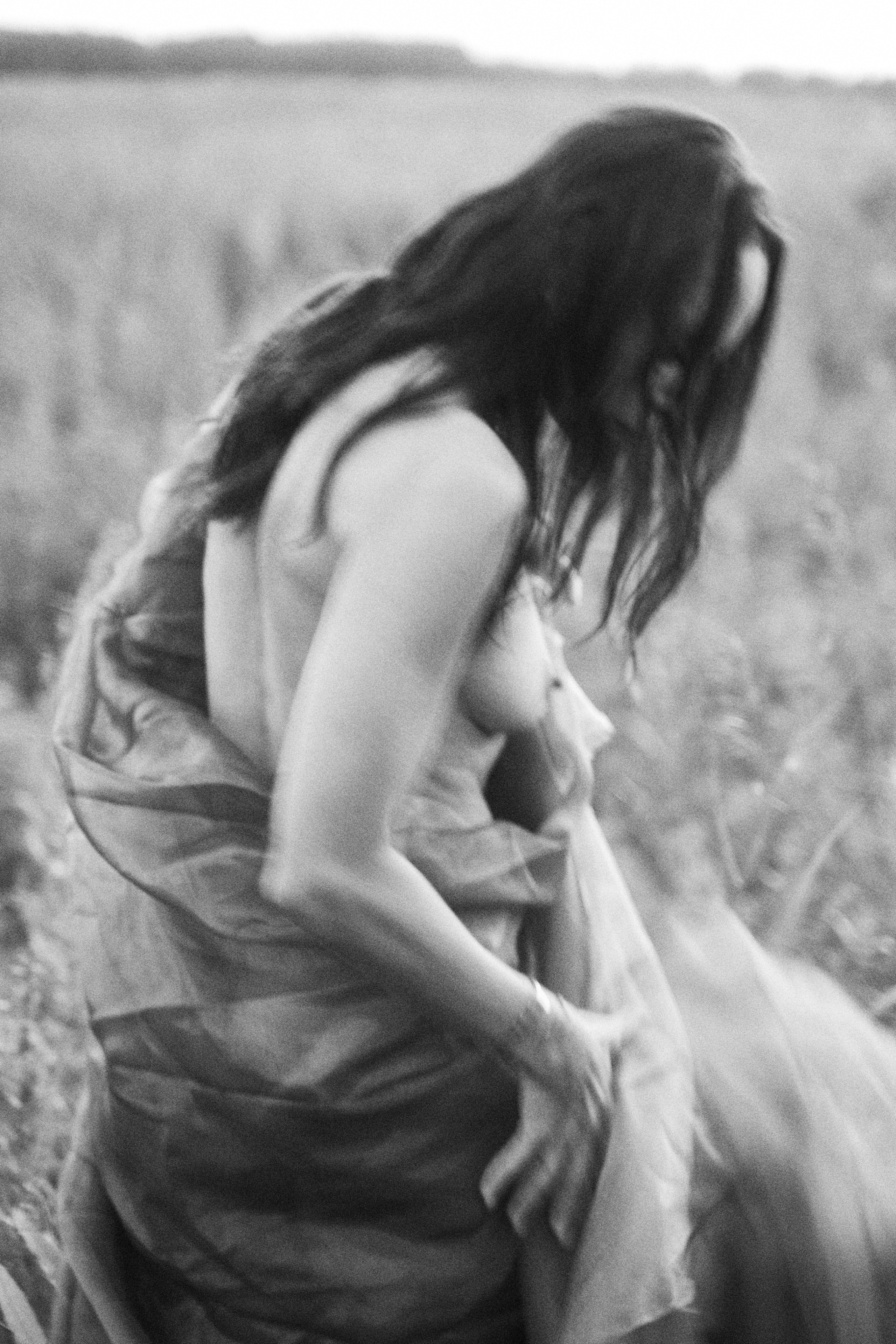 Eleonora in field. Главная