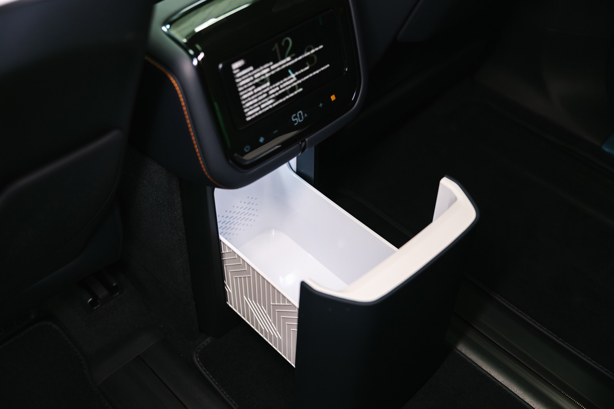 Zeekr 9X 2.0hyb 4WD AT (1401 л. с.) 2025 + фаркоп. Автосалон «Х-Авто»