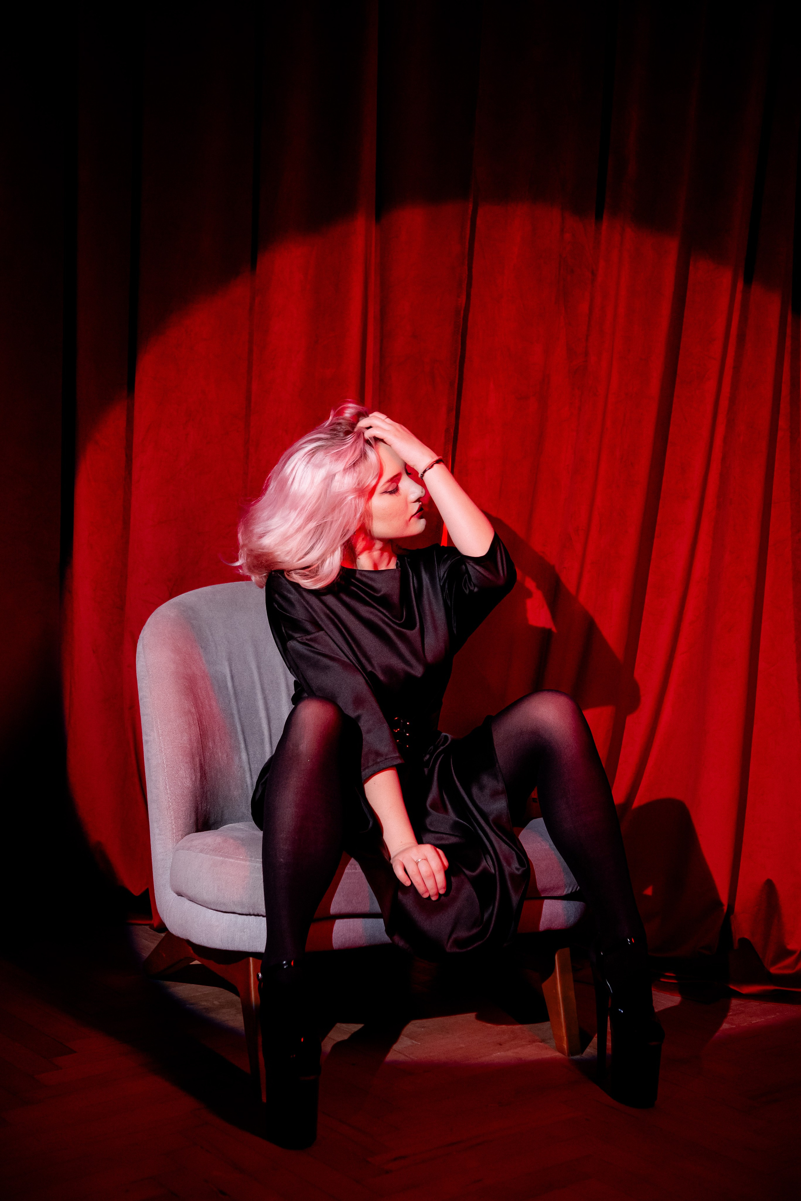 Красная штора. Фотограф в Волгограде и Волжском Александр Горбань