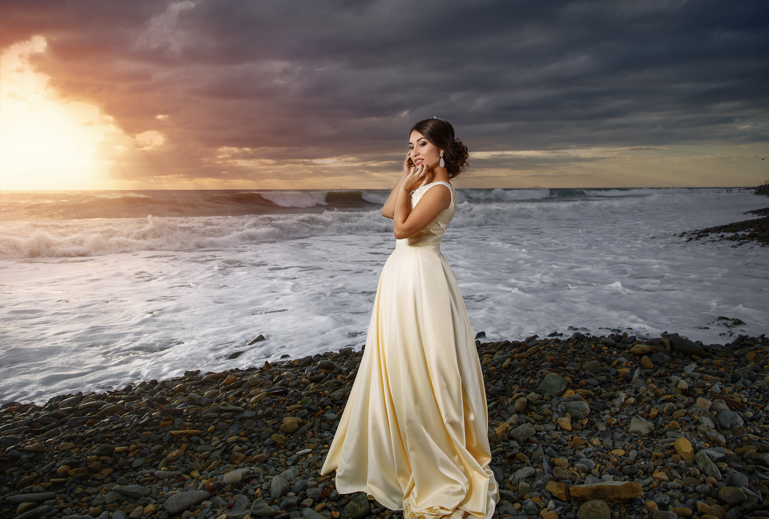 Renatphoto-Свадебная фотосессия на берегу моря жениха и невесты. Красивые портрет. Профессиональная фотосъёмка интерьеров, предметная фотосессия еды для меню г. Анапа