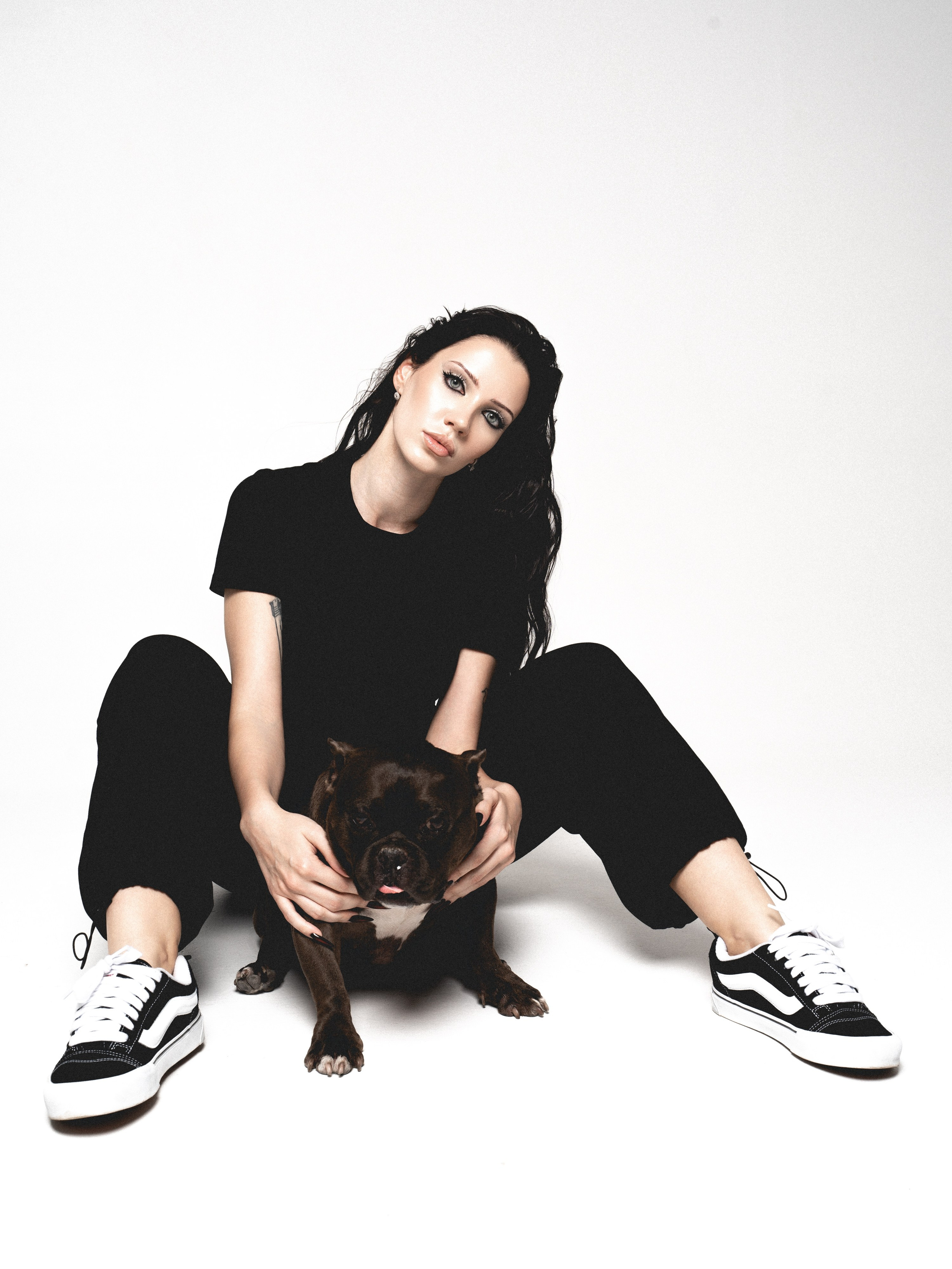 С собакой в студии. Иван Упоров — фотограф, рилсмейкер чебоксары