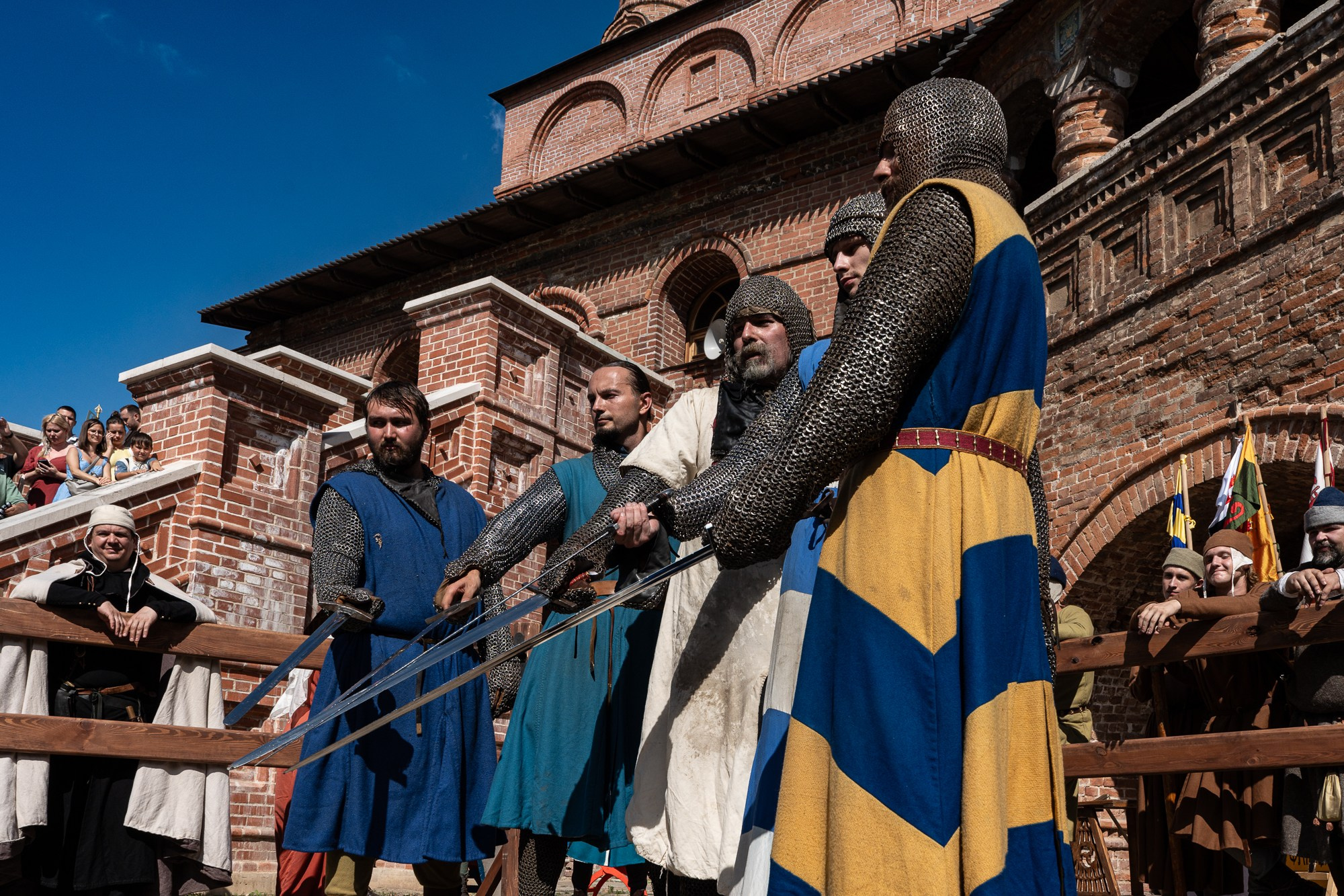 13-й город в Крутитском подворье 2025. Сайт Алматинского НЮ АРТ, будуар и фэшн фотографа Дениса Карпенко