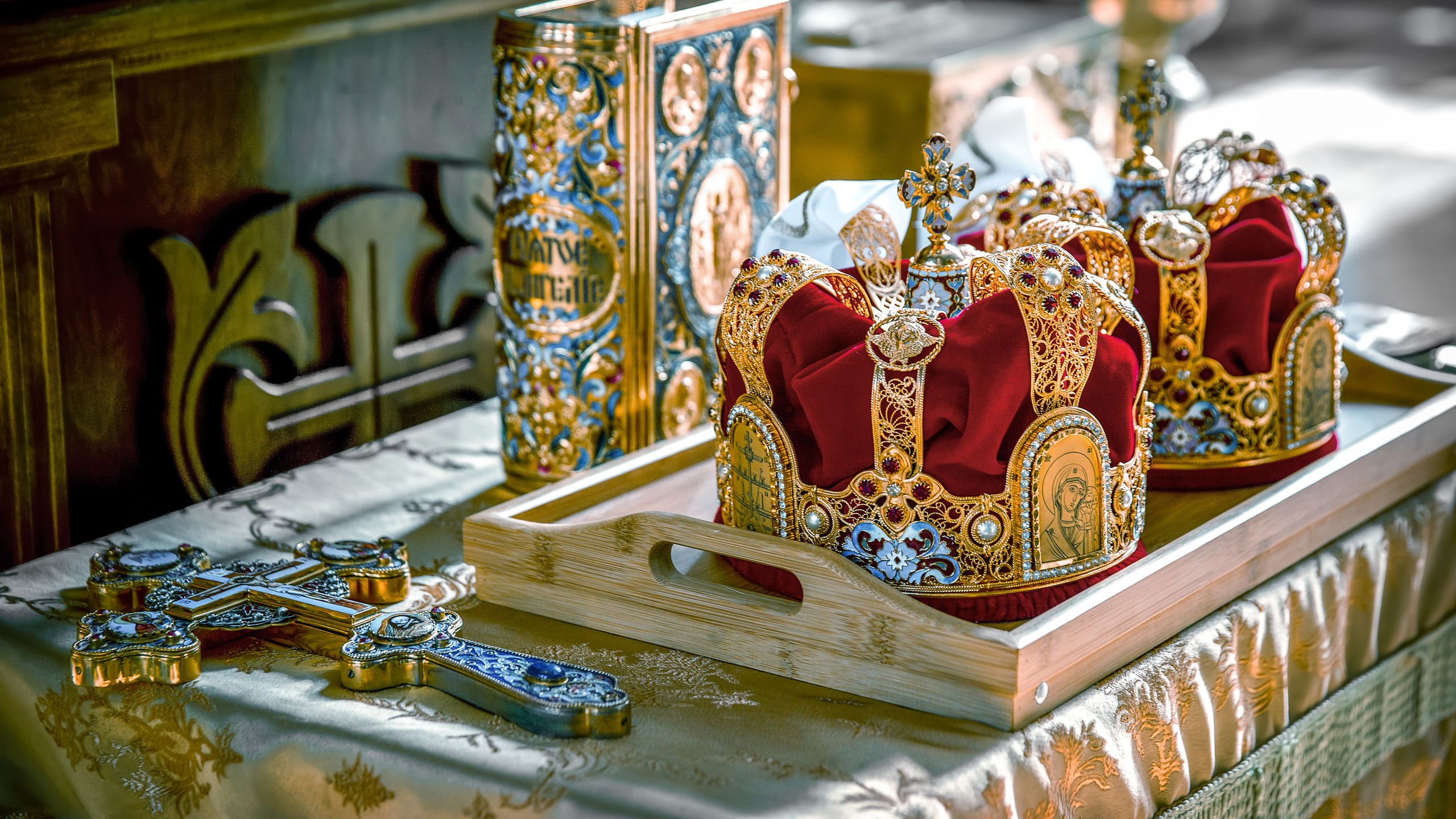 Фотосъемка церковных таинств. Фото и видеосъемка Церковных таинств, крещения, венчания. Фотограф Андрей Самородов