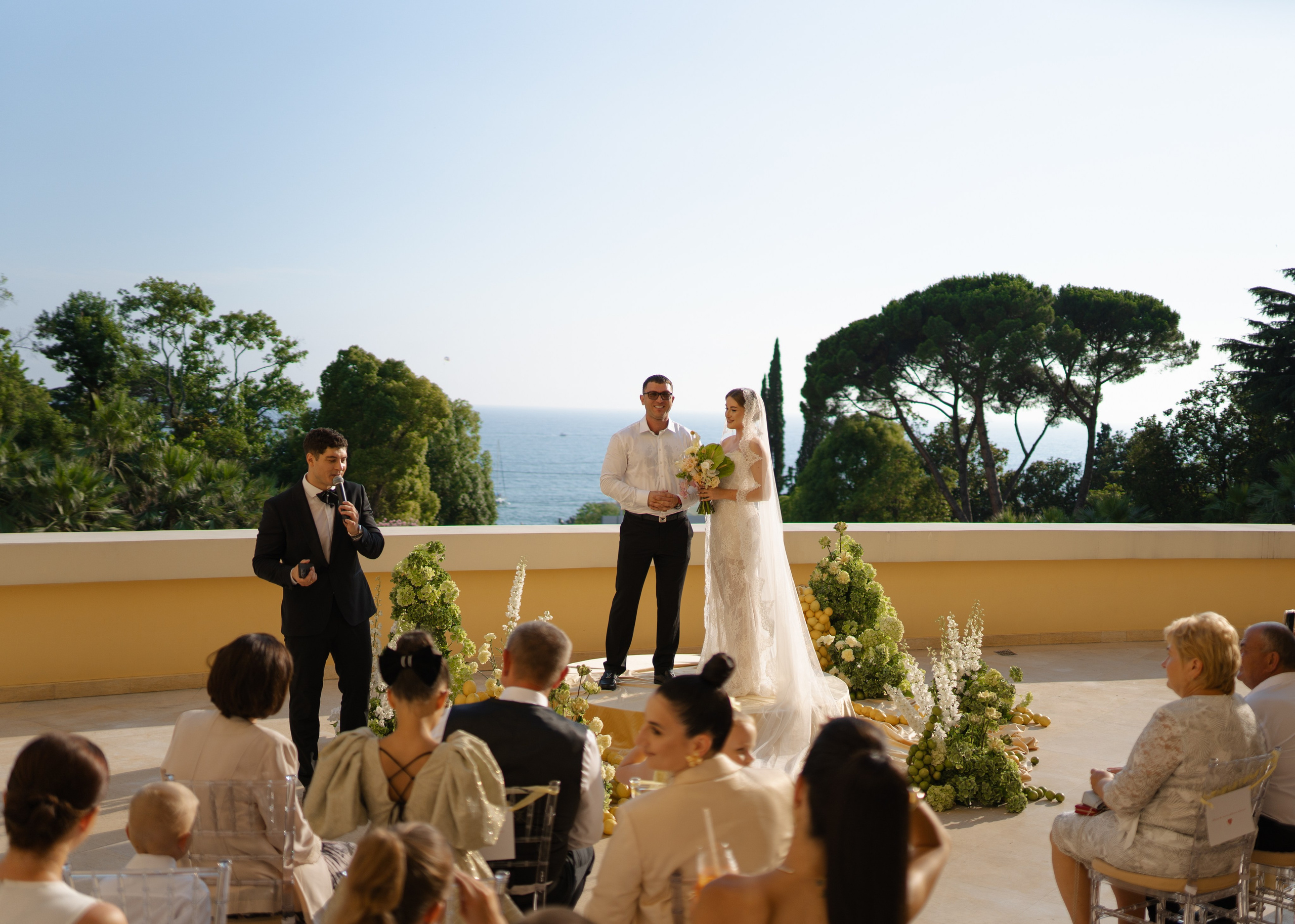 Свадебная прогулка. Фотограф Виолетта Матевосян