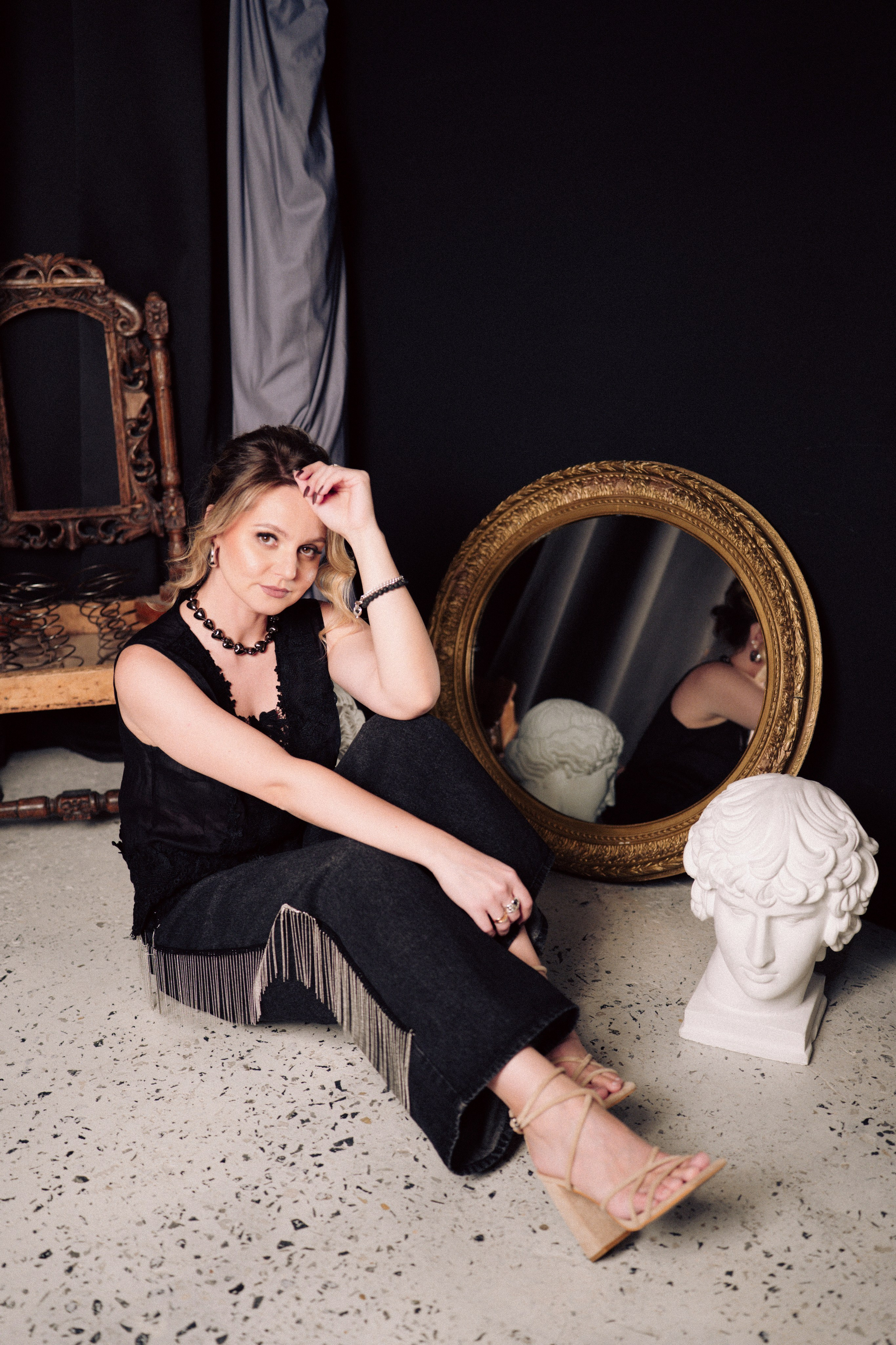 НОВОГОДНЯЯ ФОТОСЕСИИЯ В СТУДИИ ДЛЯ ДЕВУШКИ И ПРОГУЛКА ПО ЧЕРНЫШЕВСКОЙ. Профессиональный фотограф, Санкт-Петербург — Виктория Богомолова