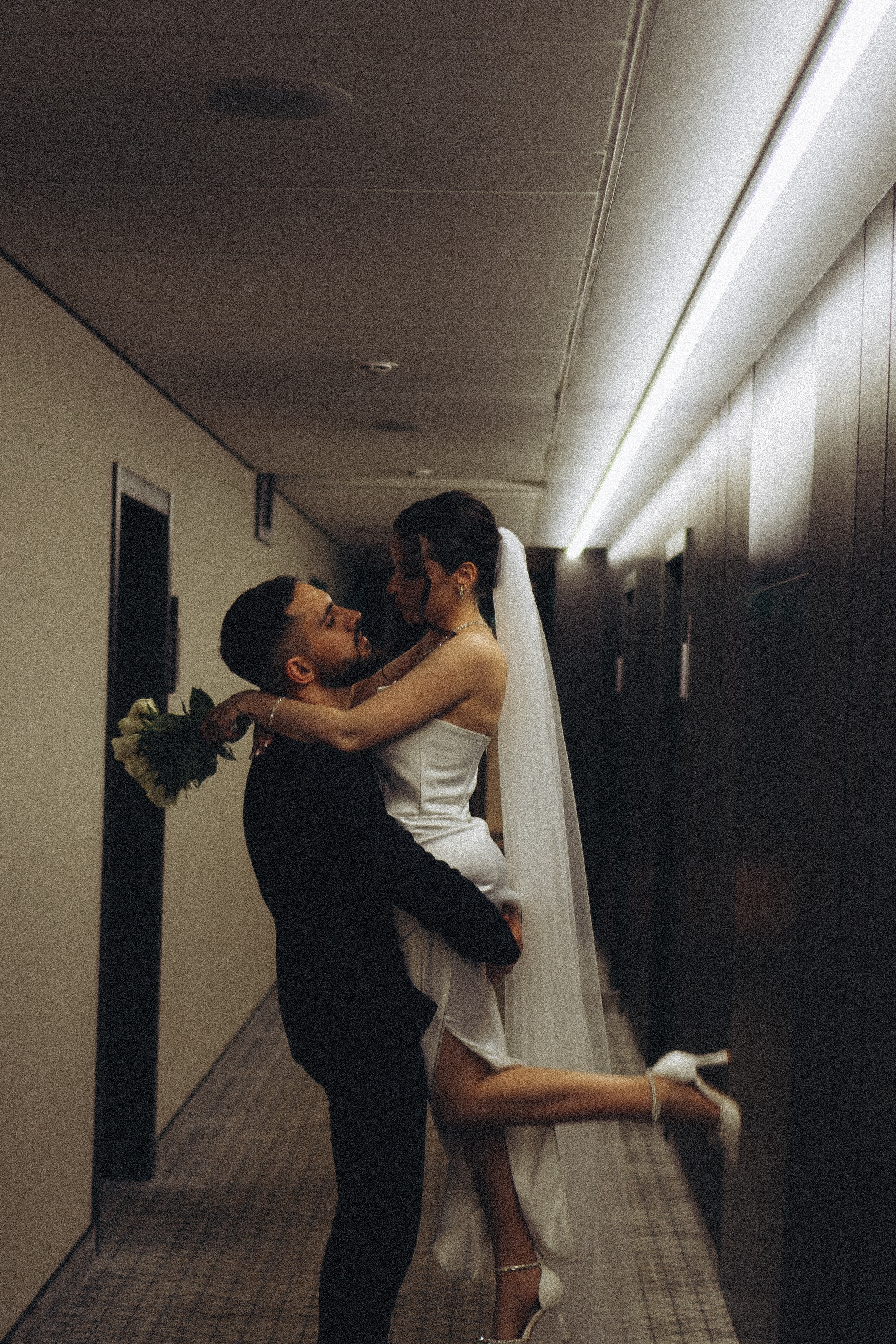 СВАДЕБНАЯ СЬЕМКА СБОРОВ ЖЕНИХА И НЕВЕСТЫ В ОТЕЛЕ И ТАКЖЕ ФОТОСЕССИИЯ В ОТЕЛЕЕ МЕГАПОЛИС БРЯНСК. Профессиональный фотограф, Санкт-Петербург — Виктория Богомолова