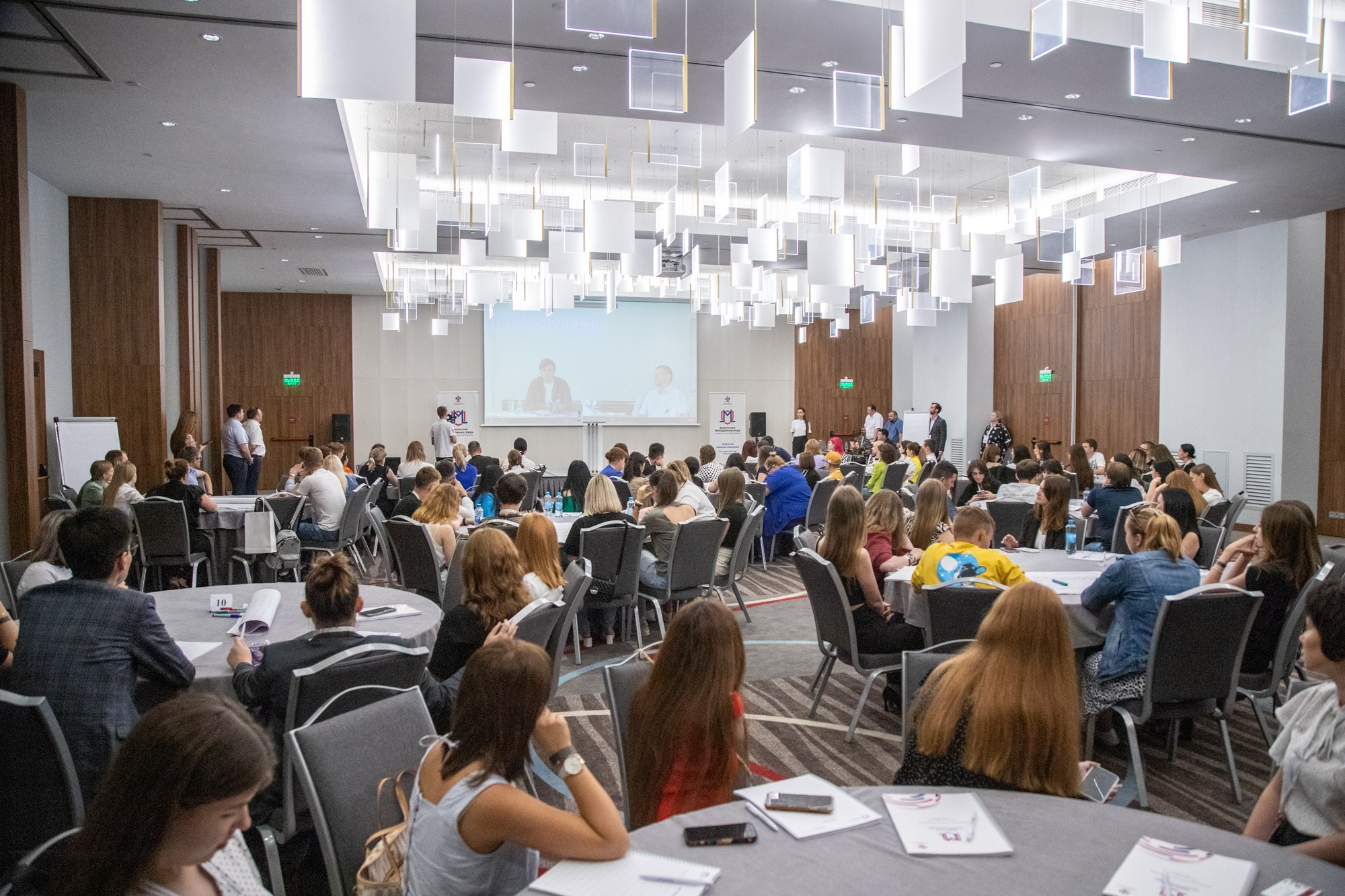 Федеральный семинар от «Росмолодёжи». Репортажный, промышленный и маркетплейс-фотограф Дмитрий Чернат