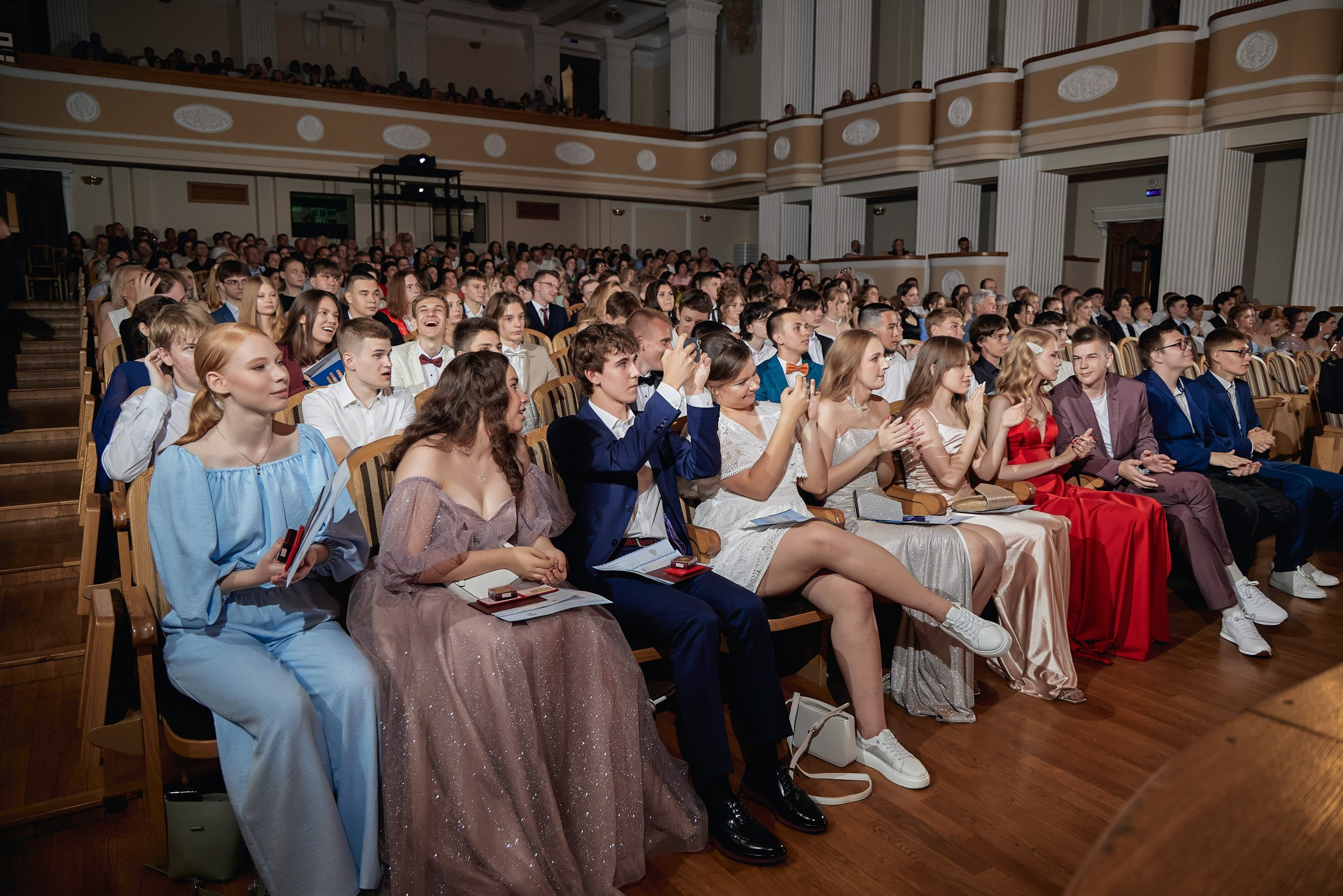 Фотограф на выпускной. Свадебный репортажный и фуд фотограф в Барнауле Гайфулин Виталий