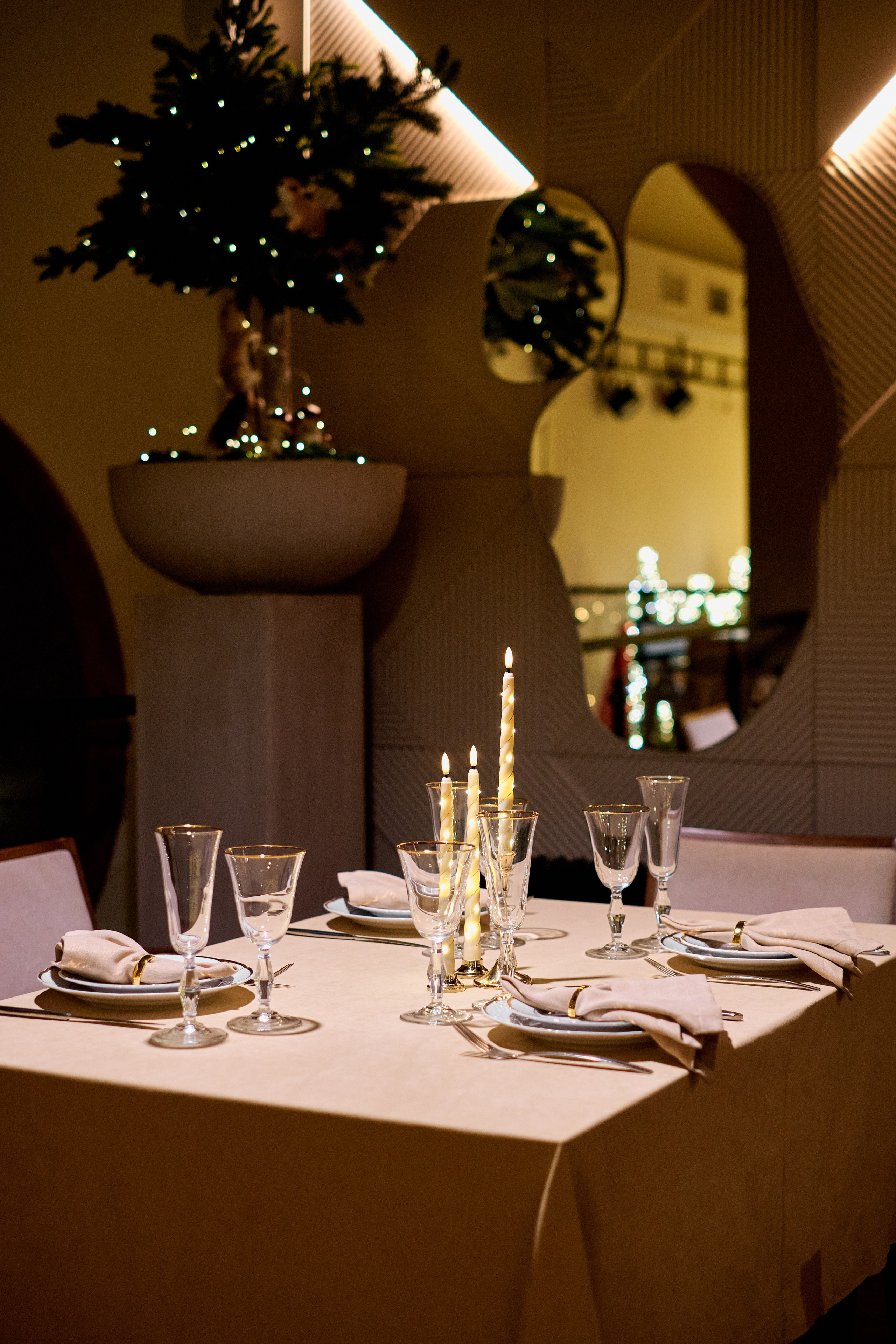 Новогодний декор ресторана Альбатрос. Фотограф Таганрог Анна Трайжон