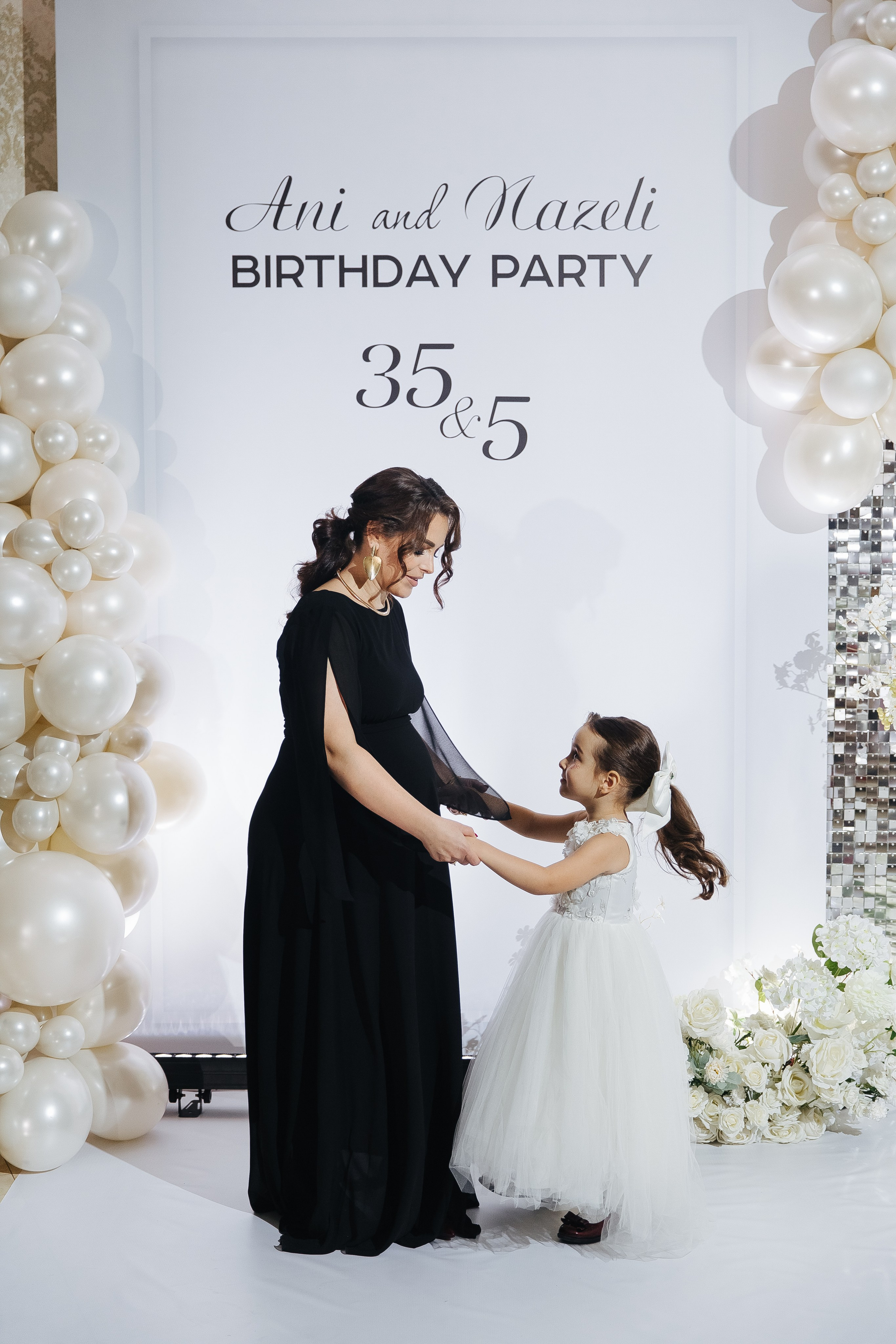 Ани и Назели. 35&5 День рождения, «Янтарь». Фотограф в Красноярске Надежда Воскресенская