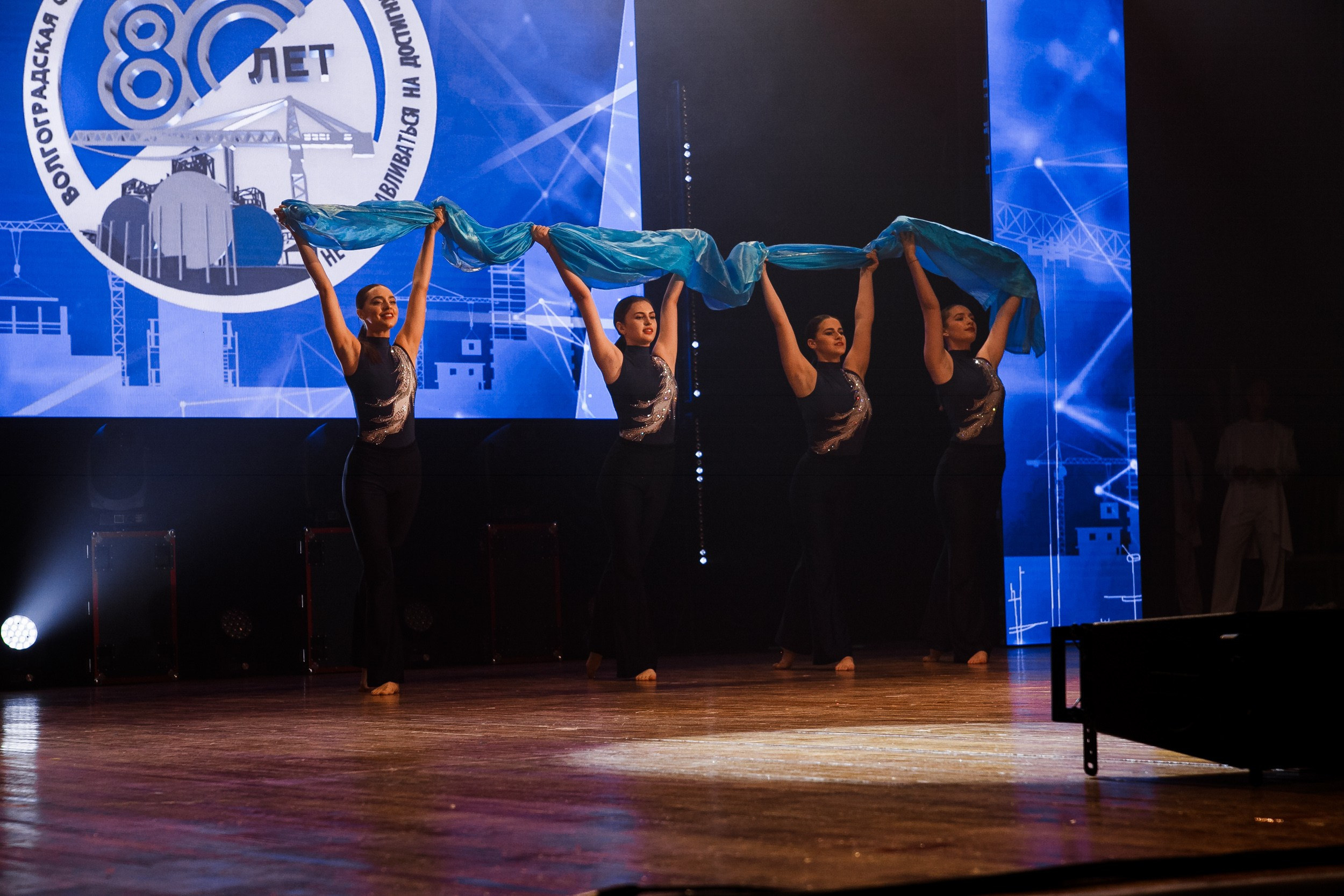 Юбилей фирмы «НЕФТЕЗАВОДМОНТАЖ». Свадебный и детский фотограф в Волгограде Слава Белов