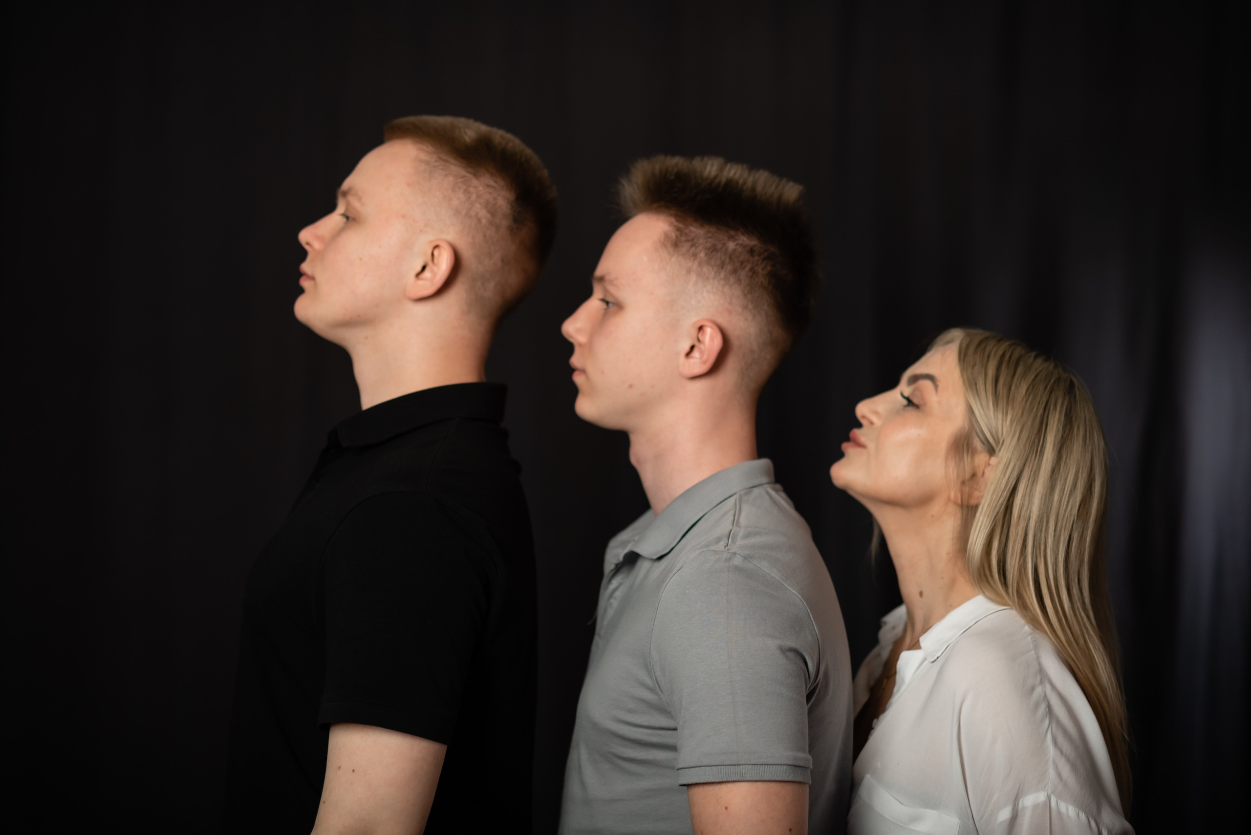 Семейная съемка в студии. Фотограф Тула творческие фотосессии недорого Ольга Ромашина