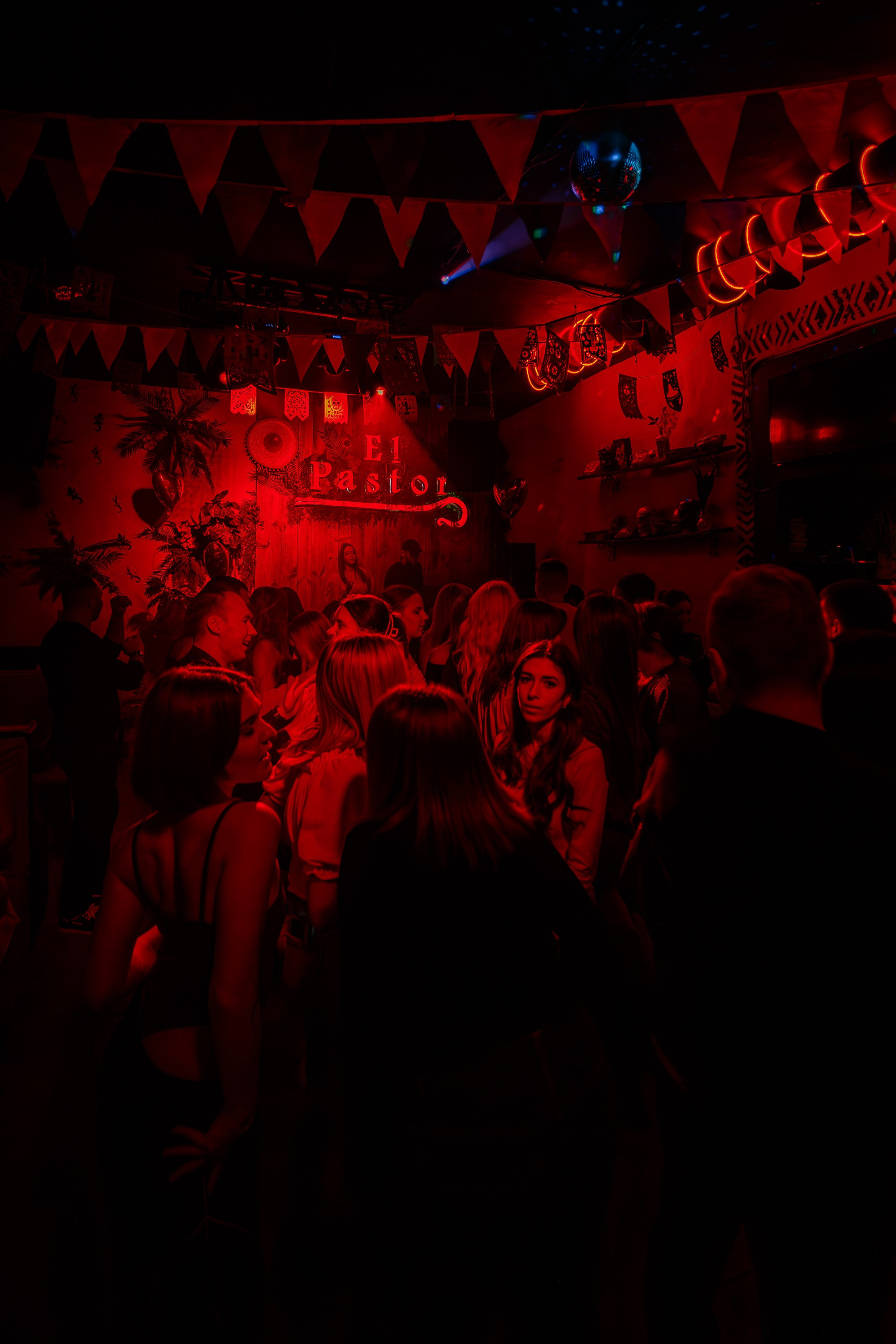 День влюблённых_El Pastor_Симферополь_14.02.2025. Аминов Руслан | Фотограф