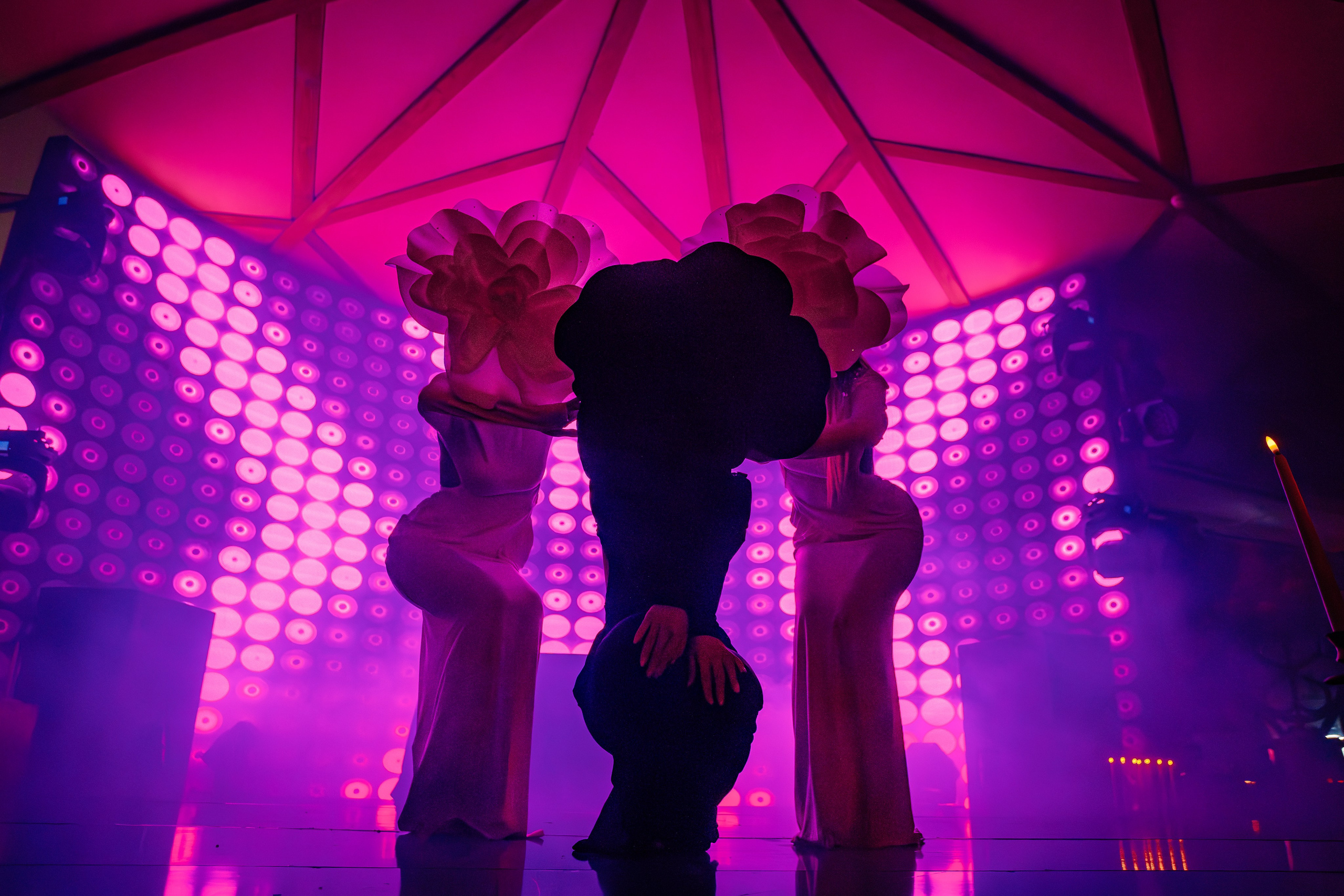 Новогодняя шоу-программа «MAGIC TIME» в PTIZZA BAR_Ялта_31.12.2025. Аминов Руслан | Фотограф