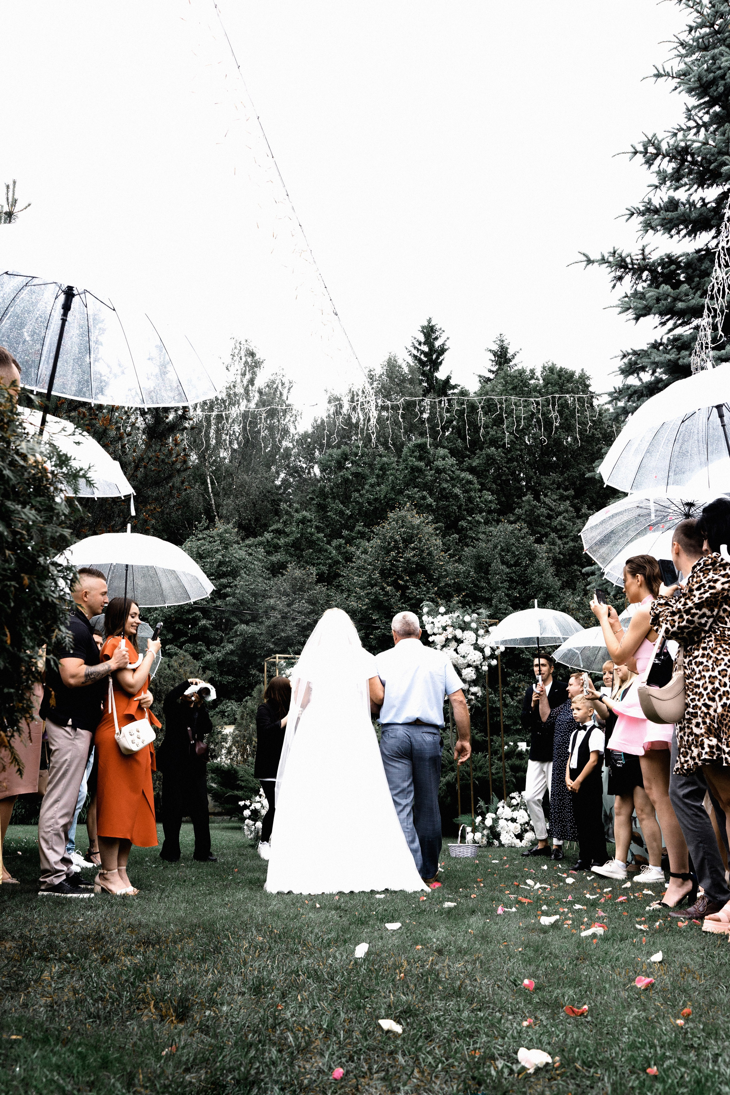 Утро невесты и торжественная церемония: праздничная фотосессия. Ваш семейный фотограф в Минске — Вика Трегубова