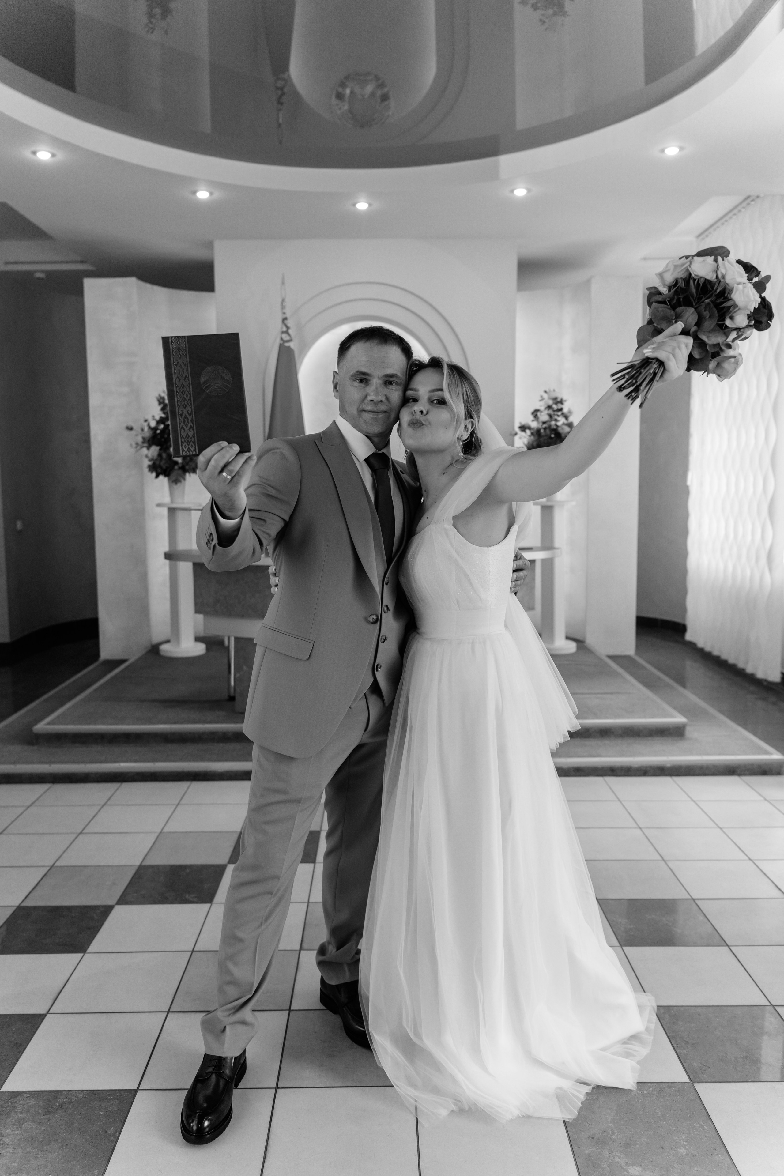 ЗАГС Партизанского района (большой зал). Ваш семейный фотограф в Минске — Вика Трегубова