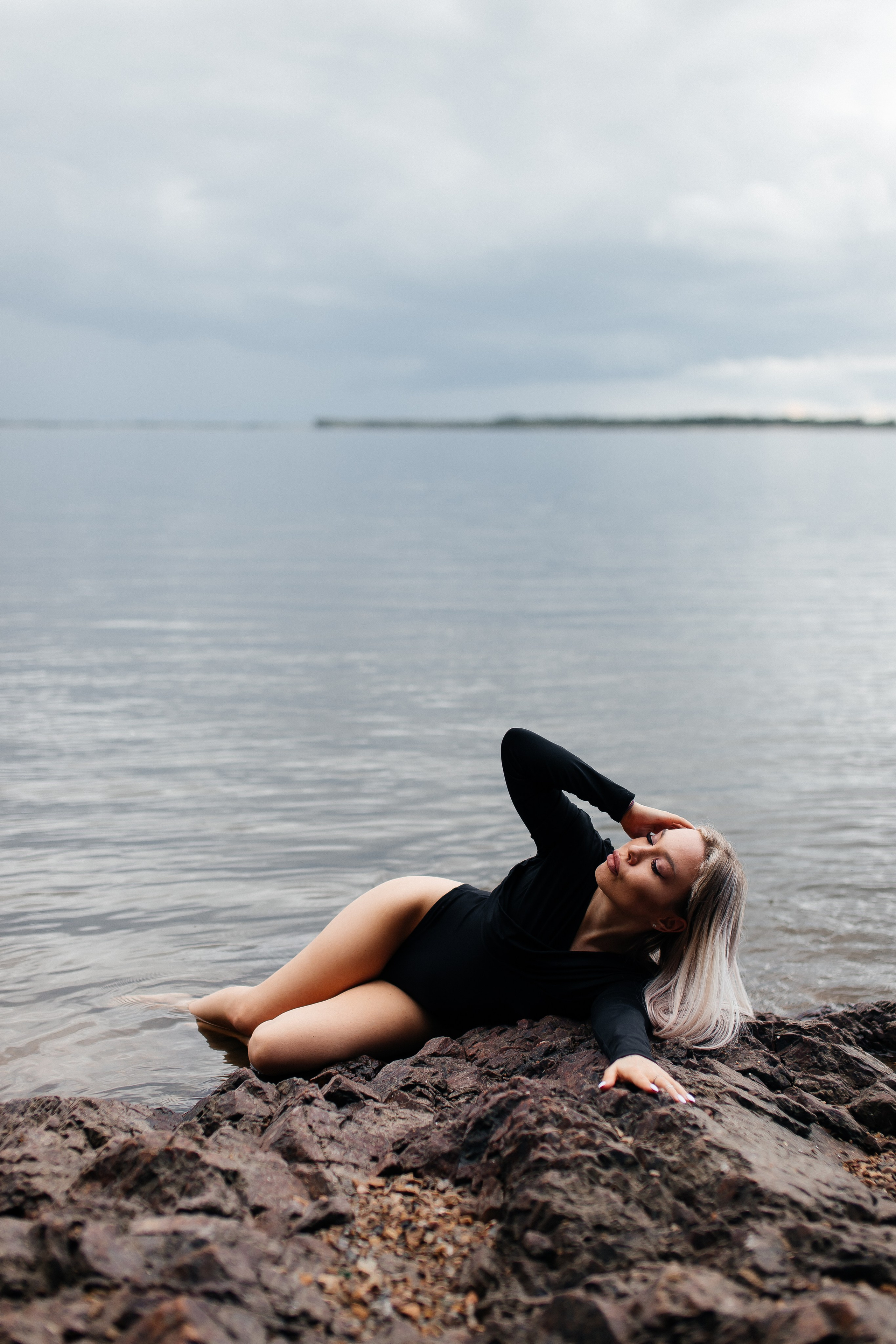 Босиком по скалам. Свадебный и семейный фотограф в Санкт-Петербурге