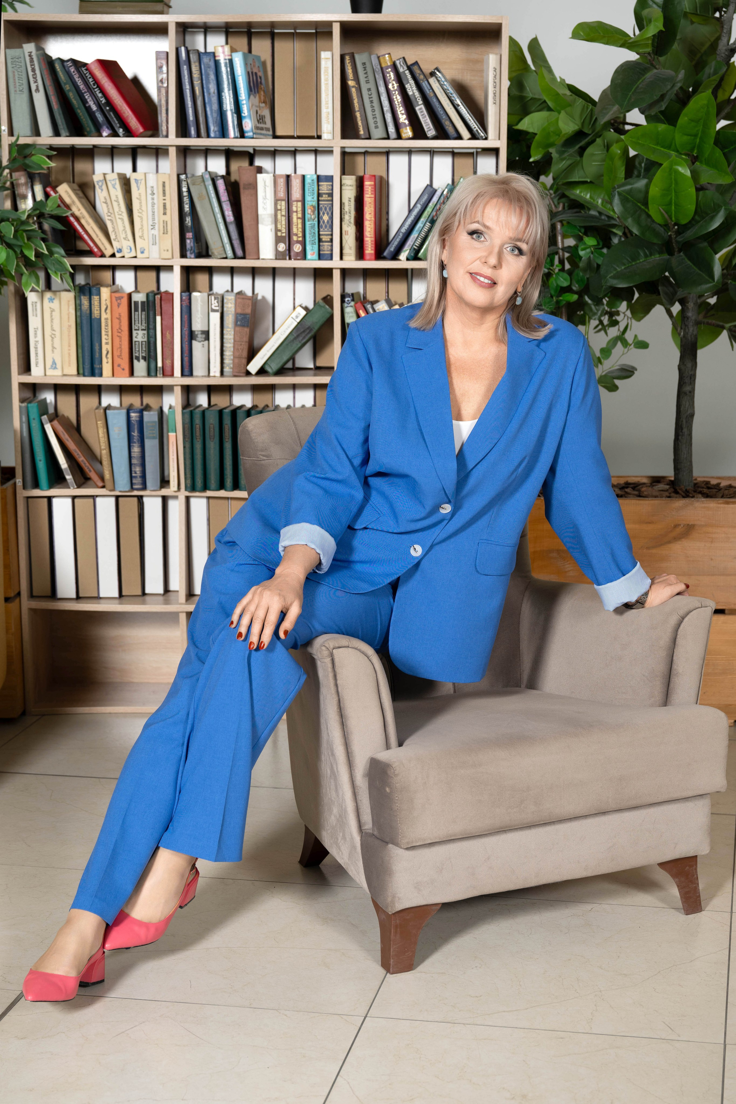 Модели для показа одежды. Модели плюс сайз. Модели plus-size. Школа моделей Екатеринбург. Школа моделинга Екатеринбург. Помощь в фотопозировании. Обучение фотопозированию. Подбор образа для фотосъёмки. Модели Age-plus. Модели эйдж плюс