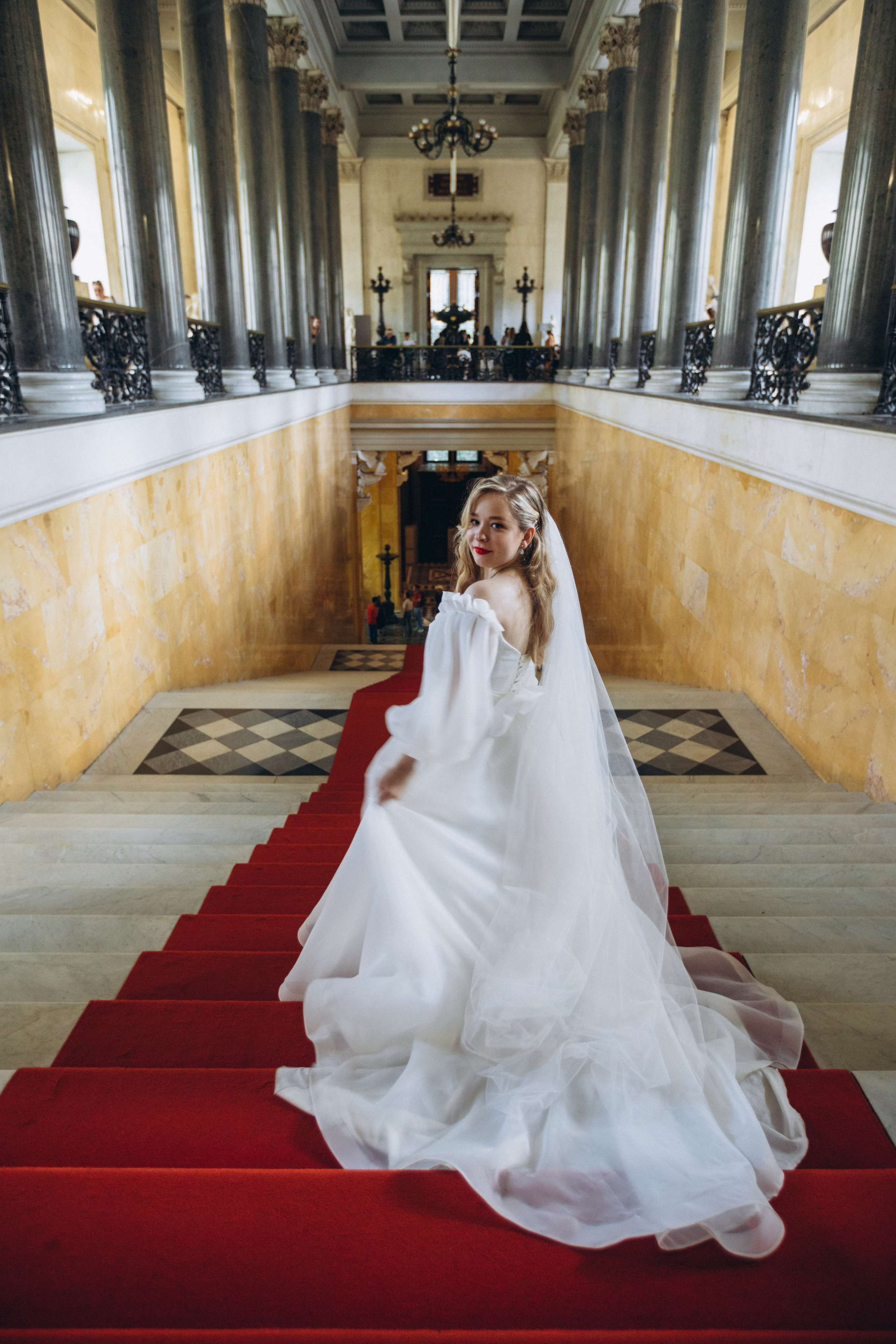 Прогулка в Эрмитаже. Свадебный и семейный фотограф в Санкт-Петербурге Яцына Юрий. Видеоопер