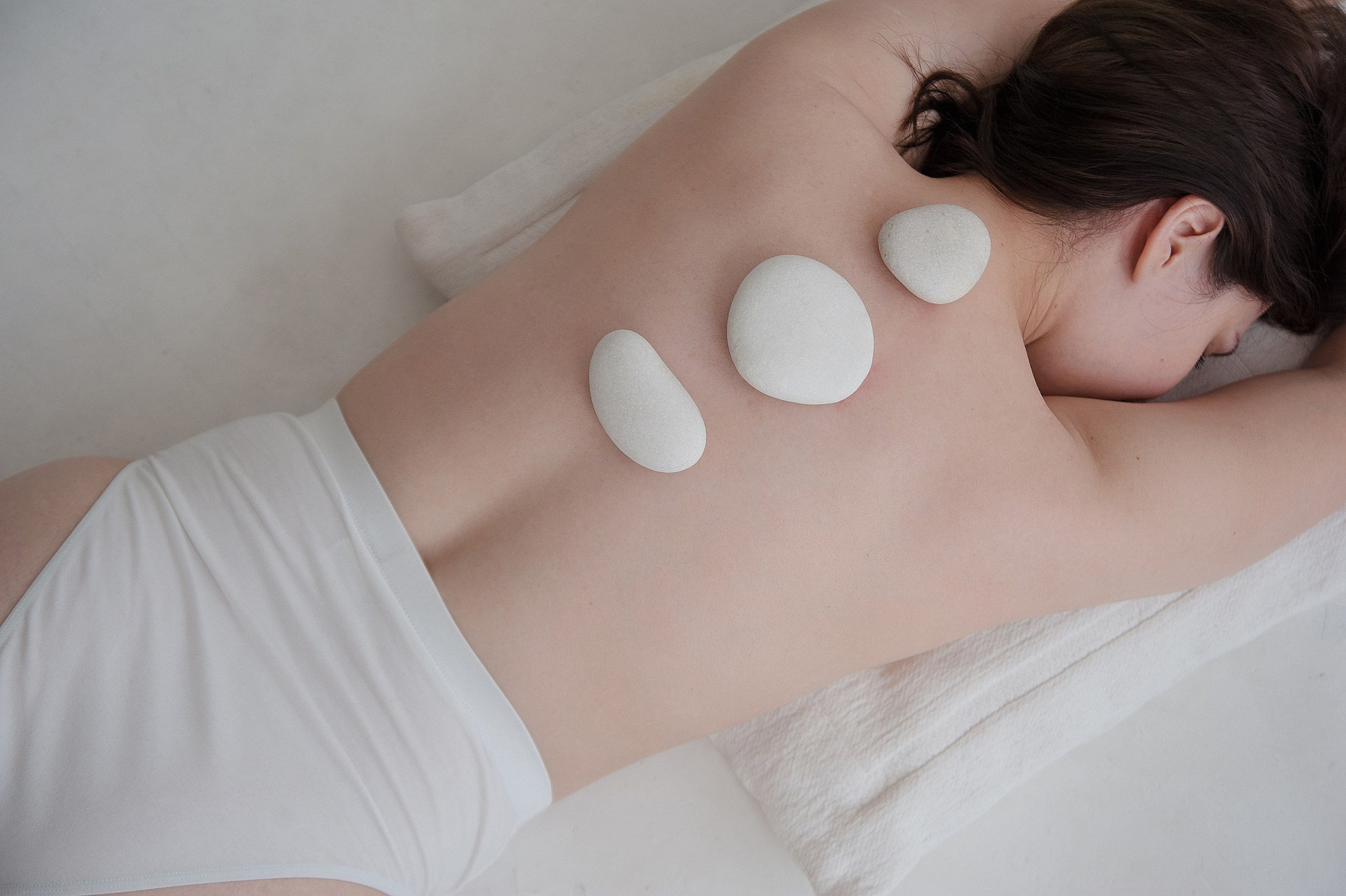 Контент для инстаграм массажиста в студии. Контент фотограф Дарья Едапина Новосибирск. Фотограф Дарья Едапина Новосибирск