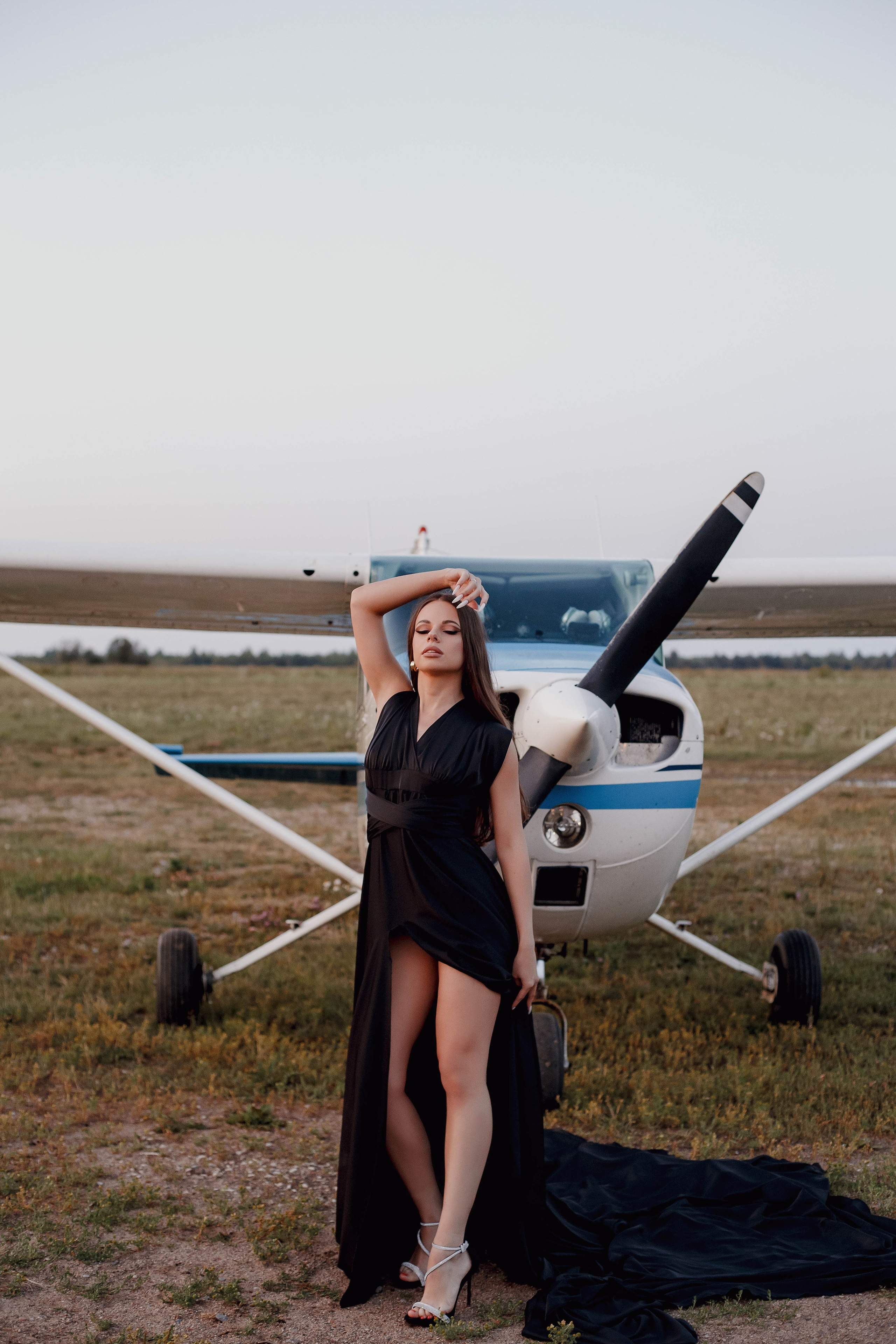 На взлетной полосе. Свадебный фотограф Санкт-Петербург  Москва