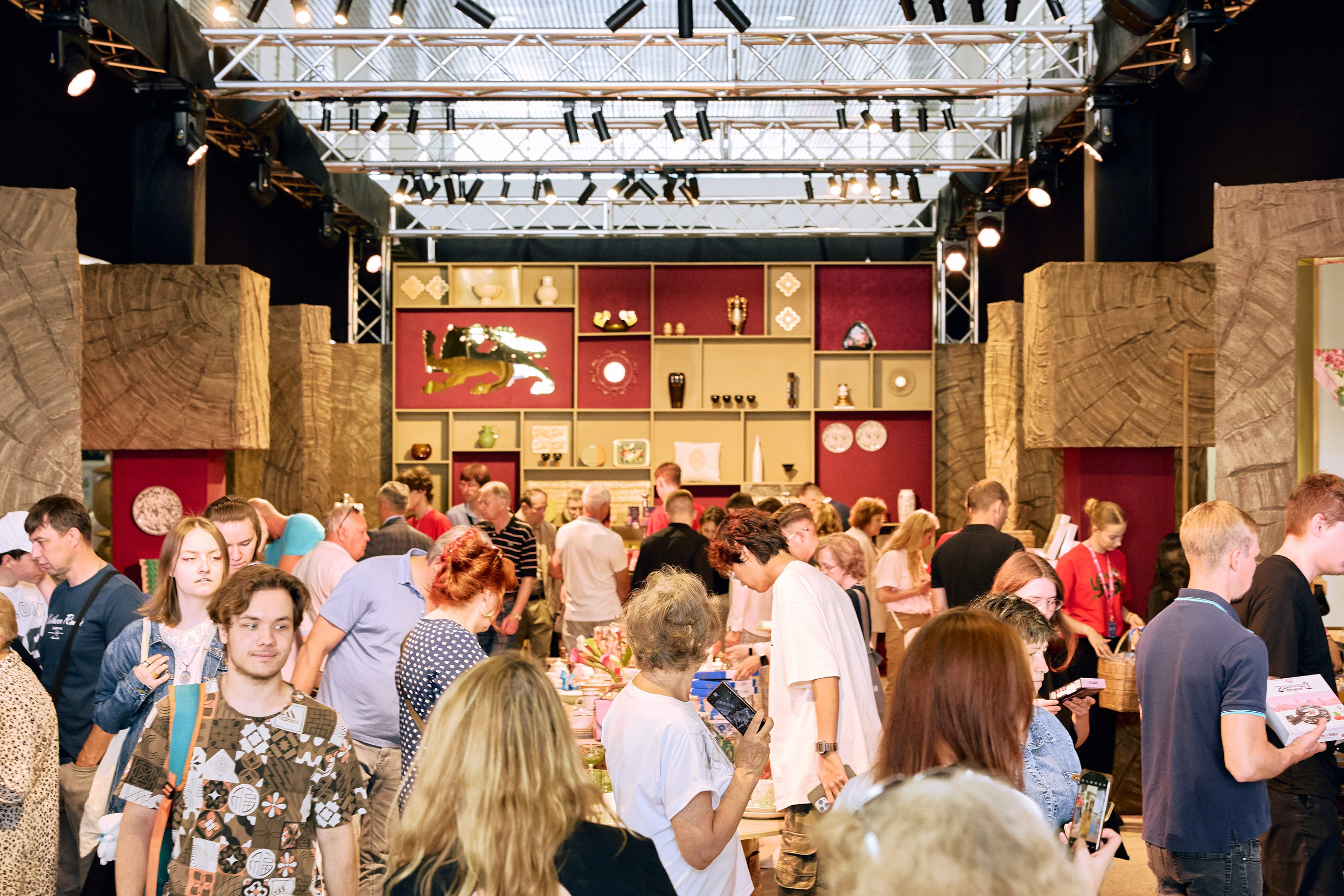 Иннопром-2025. Предметный и репортажный фотограф Алексей Кротов