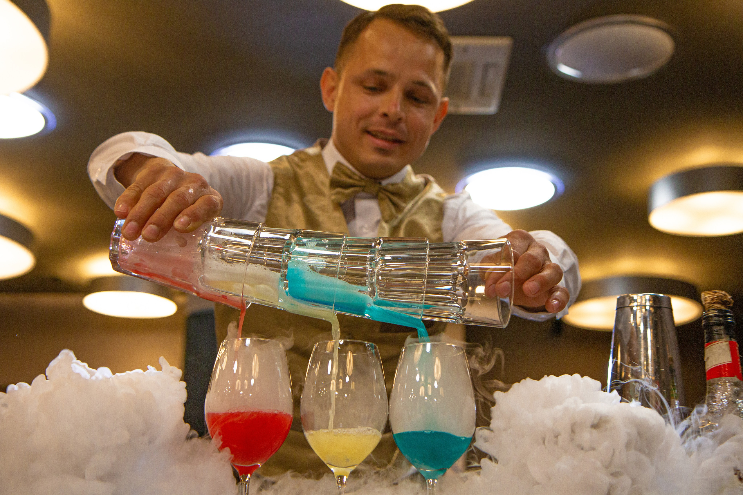 Юбилеи и дни рождения. Предметный и репортажный фотограф Алексей Кротов