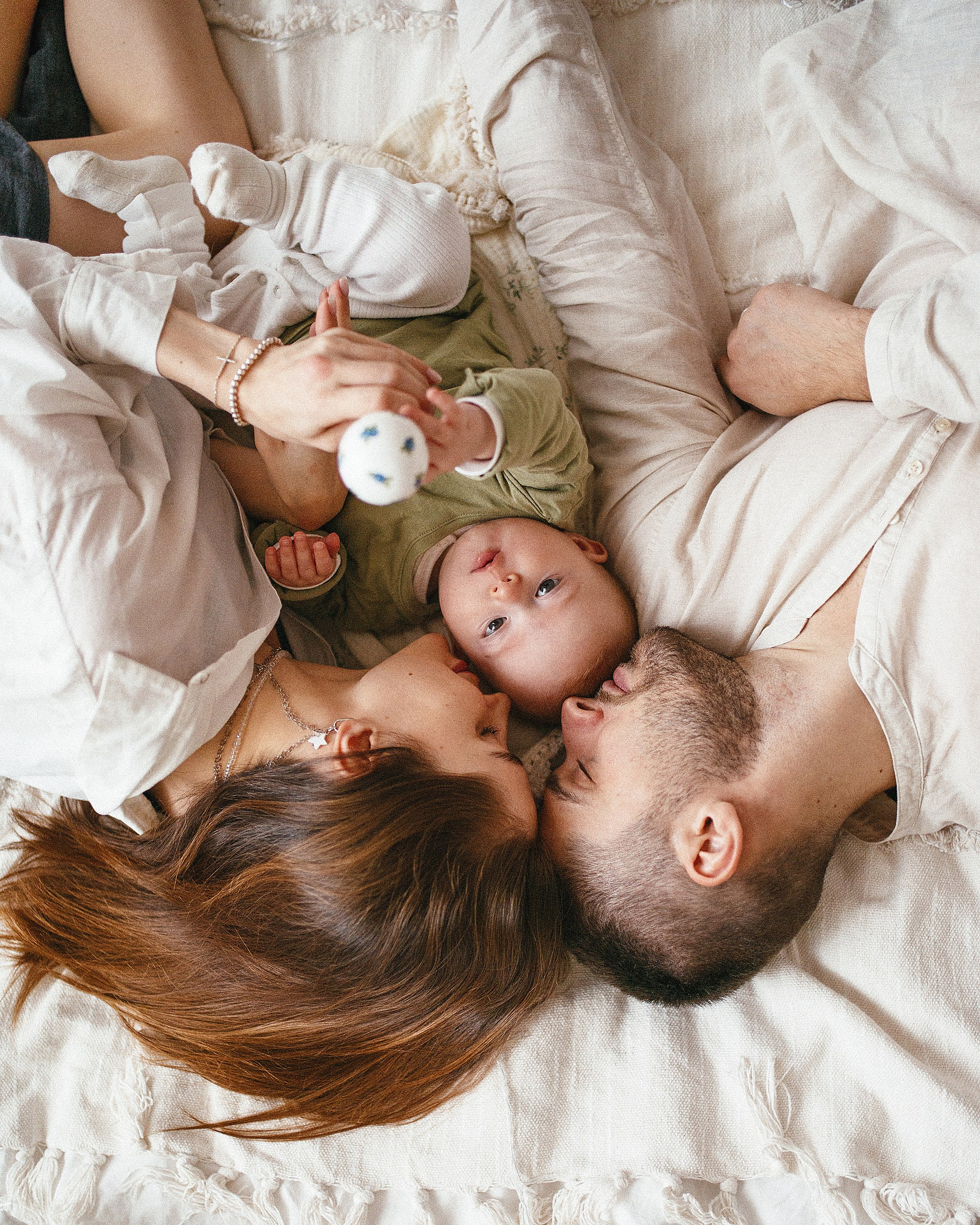 Новогодняя семейная фотосессия с маленьким ребенком. Семейный фотограф Дарья Едапина Новосибирск. Фотограф Дарья Едапина Новосибирск