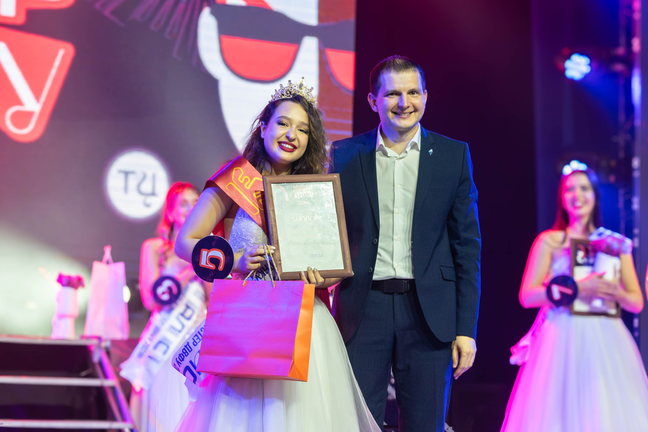 Мисс и Мистер ДВФУ 2024. Репортажный фотограф во Владивостоке Анастасия Кострова