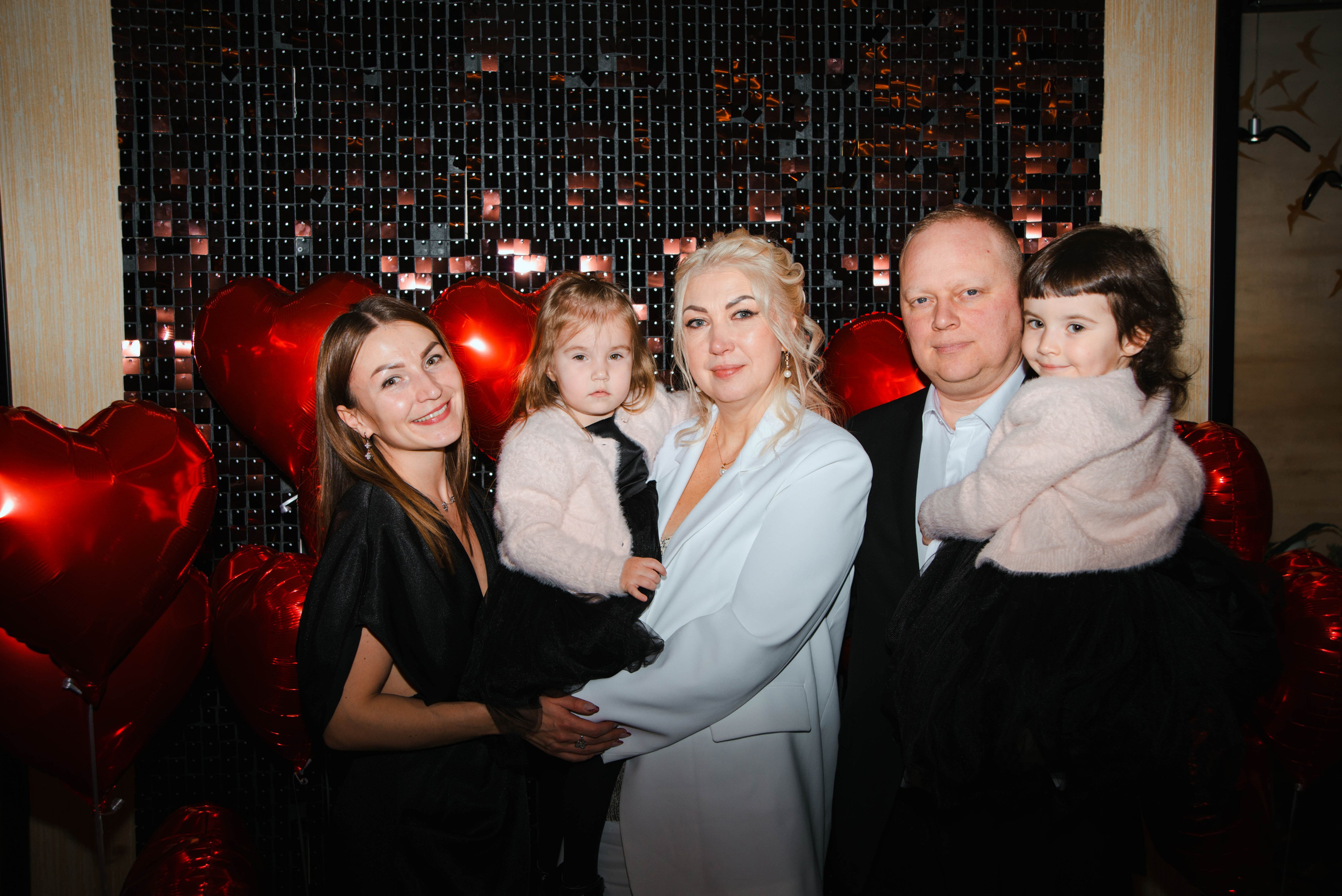 Праздник в стенах клубного пространства «Своя Среда». Ксения Glossa. Портретный и репортажный фотограф в Самаре