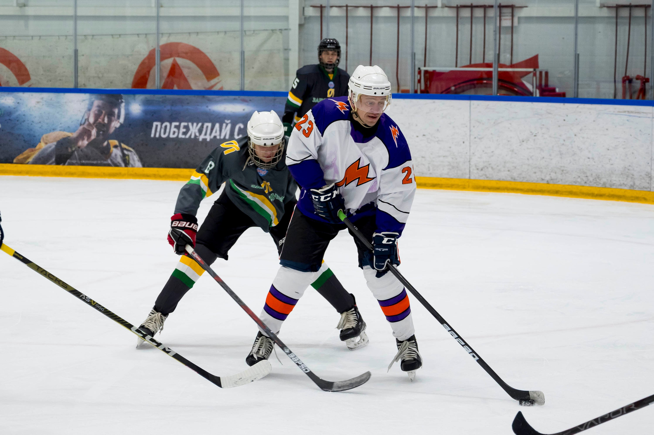 Хоккейный матч корпоративной команды Зарубежнефть. Репортажный фотограф и видеограф Слава Думчев. Тимбилдинги, отчетники, корпоративы