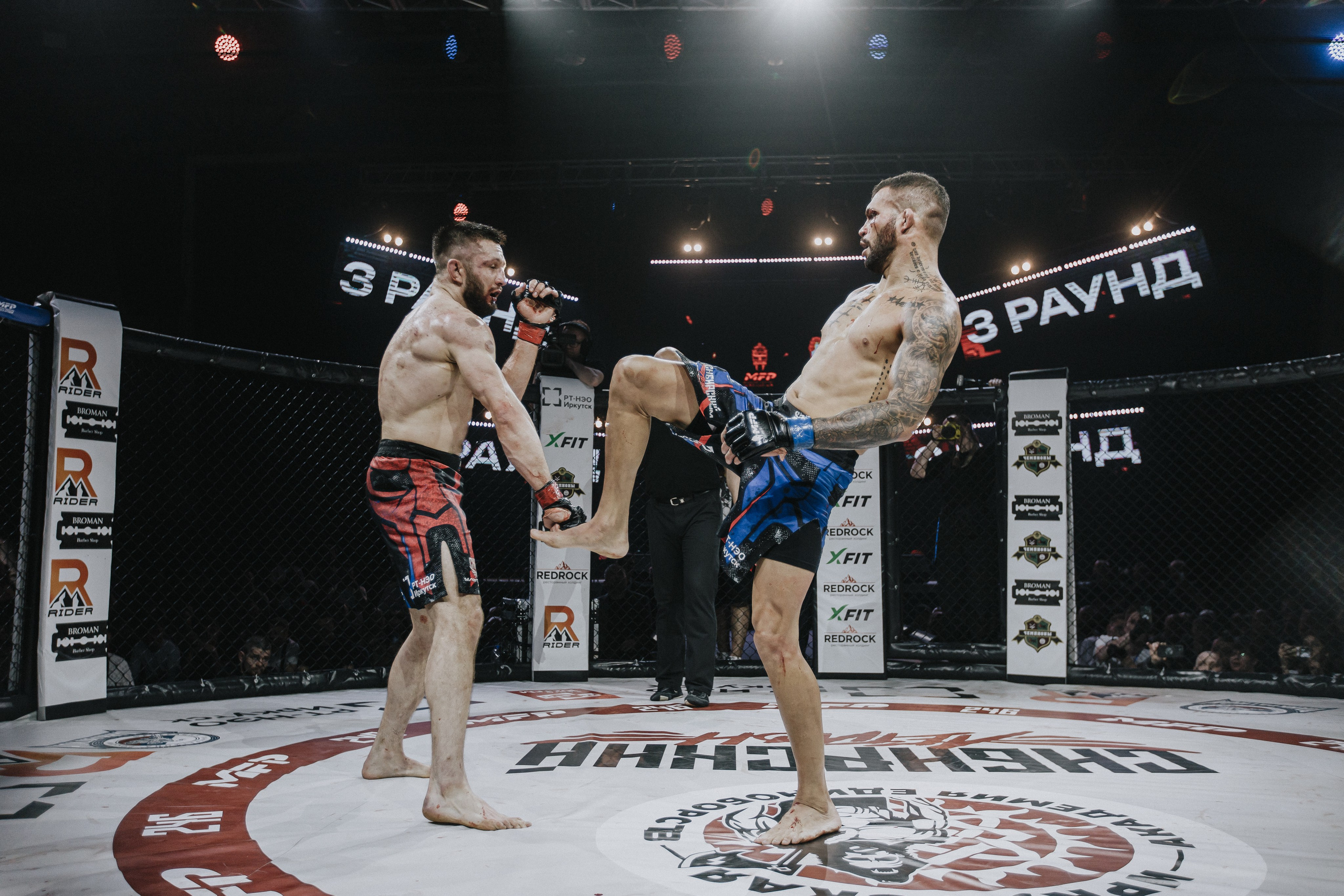 MFP246 МАКСИМ БУТОРИН VS МАРСИО БРЕНО. Фотограф Иркутск Антипин Сергей