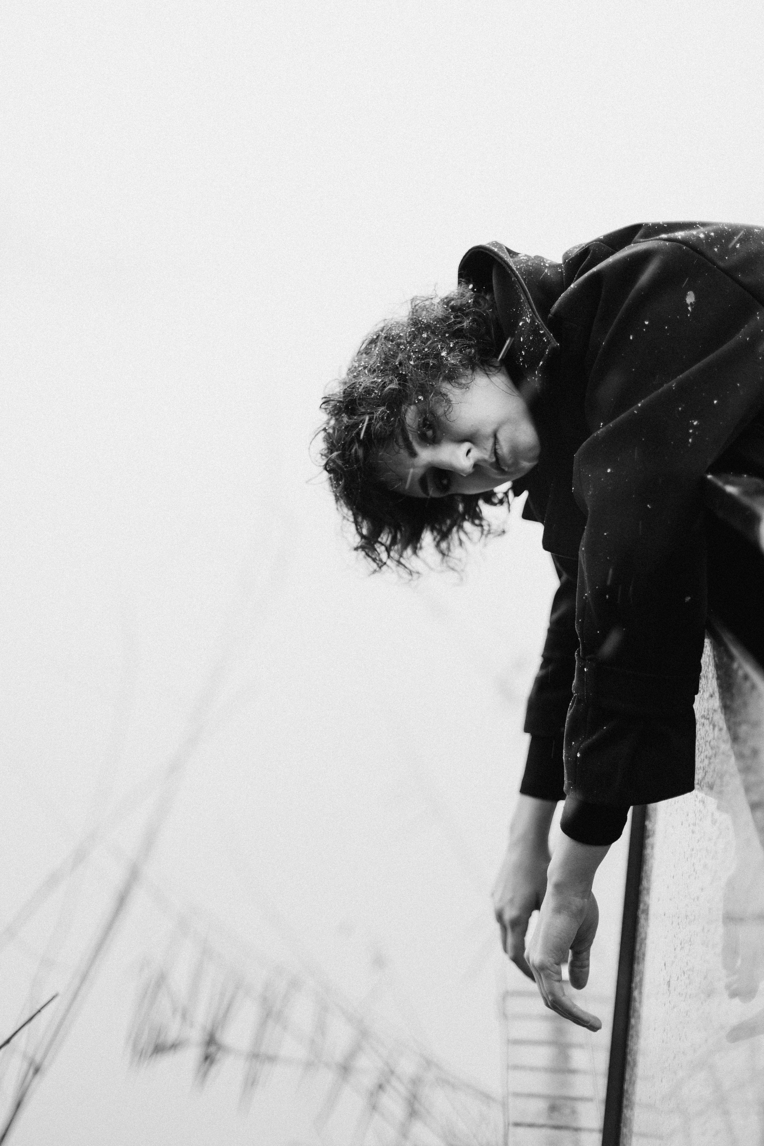 Женская фотосессия: индивидуальные, стильные, чувственные снимки. Подчеркну вашу красоту и уникальность. Студийная съёмка, естественный свет, портреты, женственность, эмоции. Фотограф в Краснодаре, помощь с позированием.